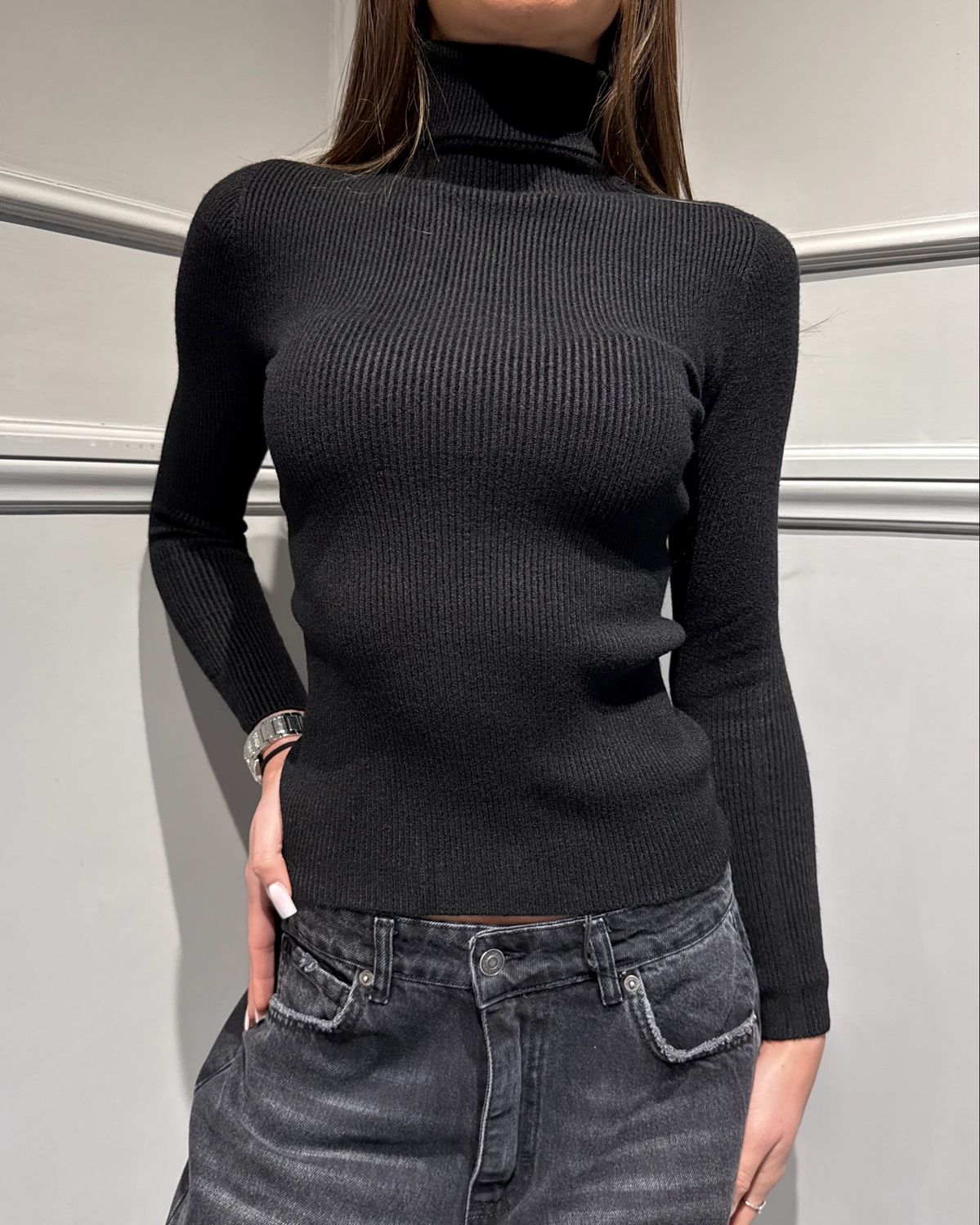 Vicolo - maglia dolcevita elasticizzata a costine 77314F nero