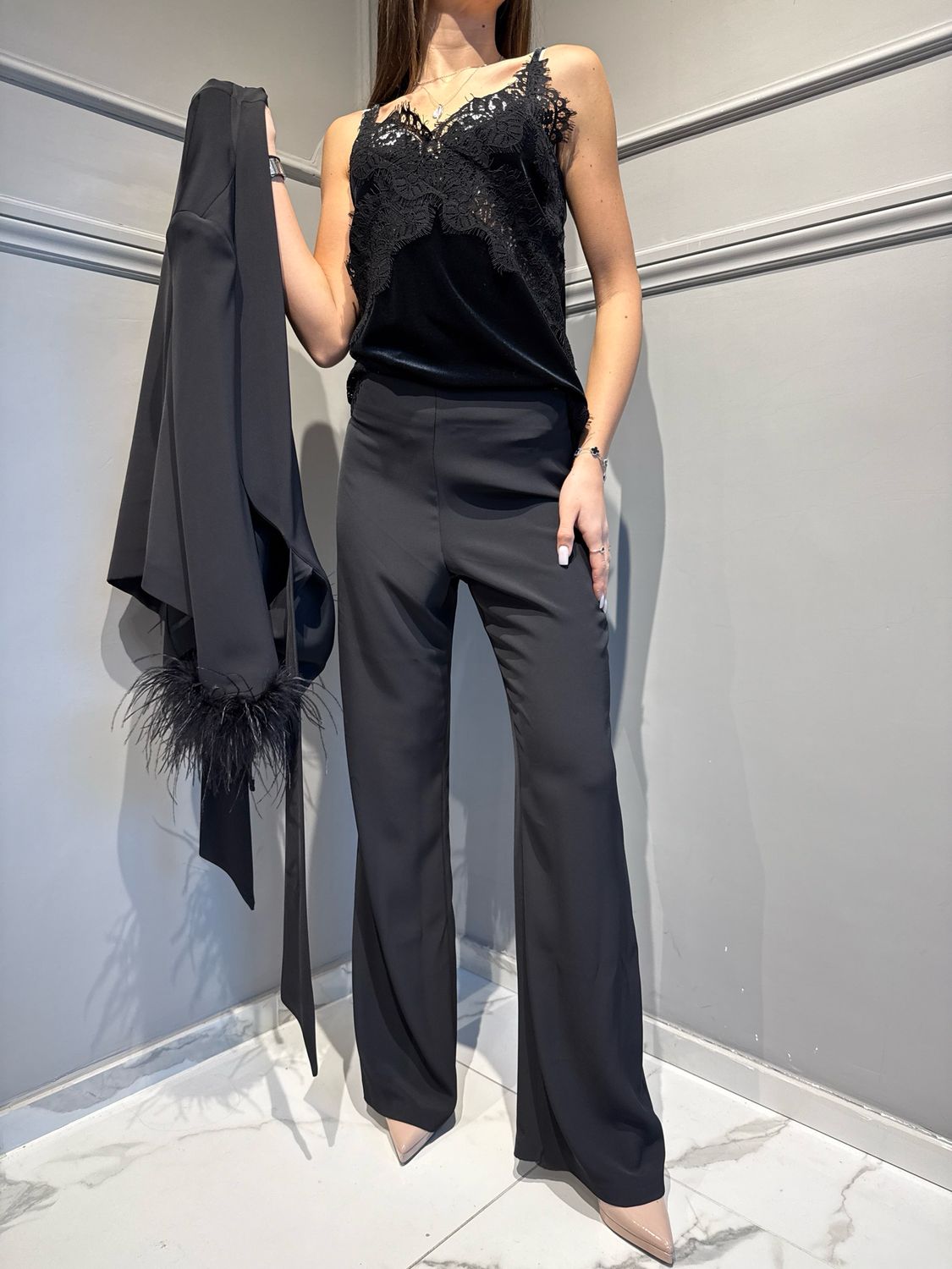 TENSIONE IN - pantalone a zampa in tessuto fluido 37748 nero