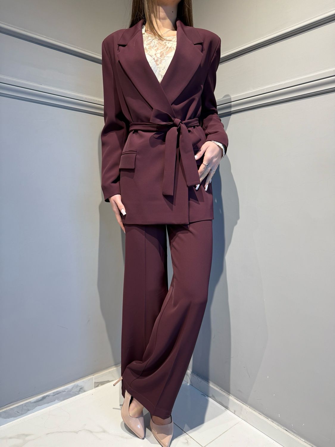 VICOLO - giacca fluida over con spacco dietro e cintura TF0358 bordeaux