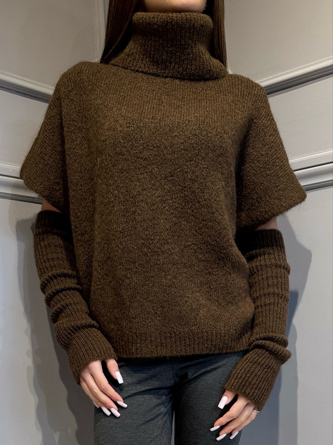 MOTEL - maglia collo morbido con manicotti 25A1250 moro