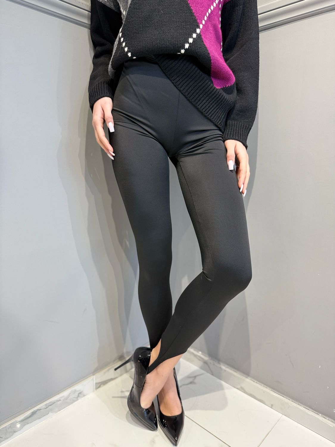 VICOLO - leggings con staffa UF0119 nero