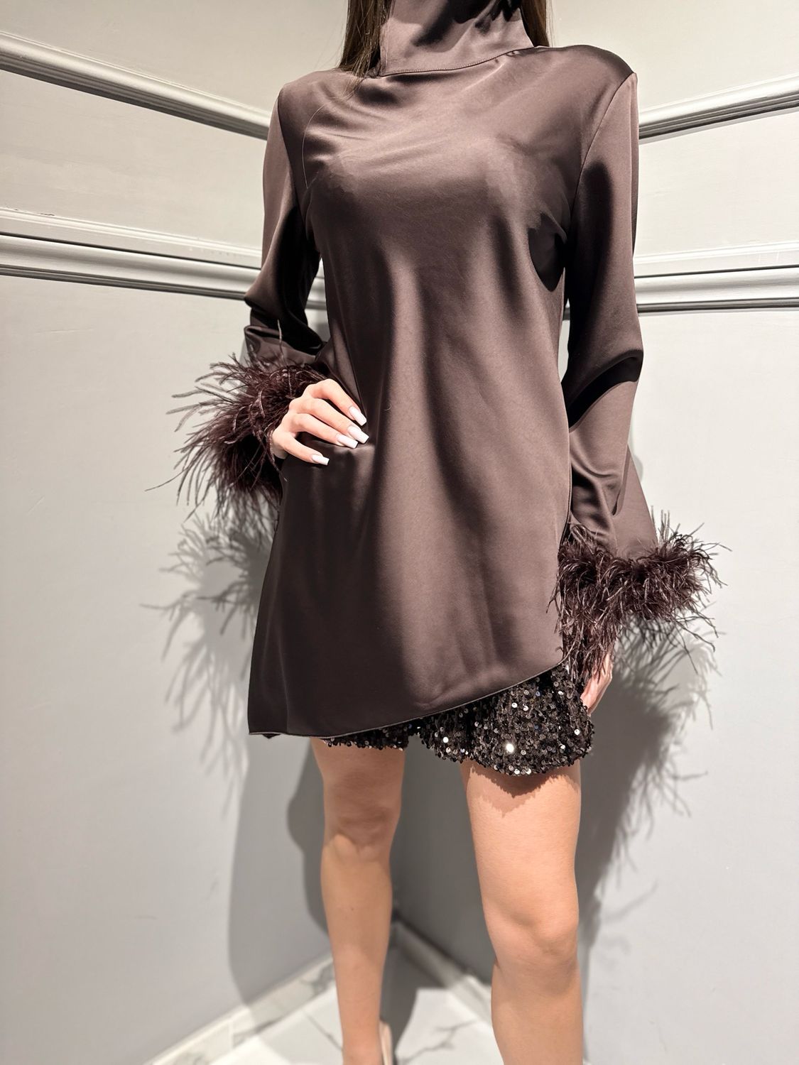 MOTEL - blusa in raso e piume 38165G moro