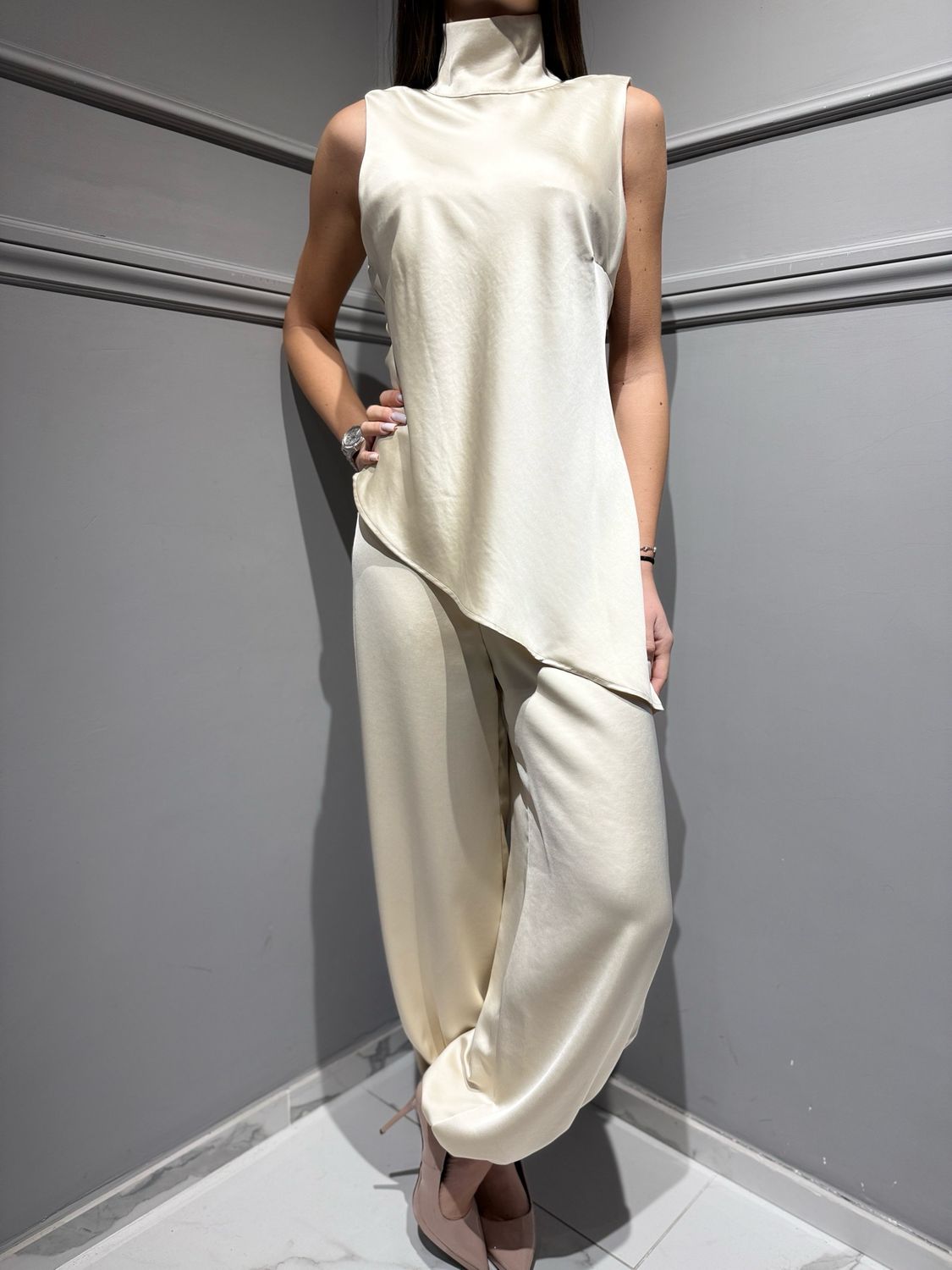 MOTEL - blusa in taglio sbiego in raso 38263G avorio