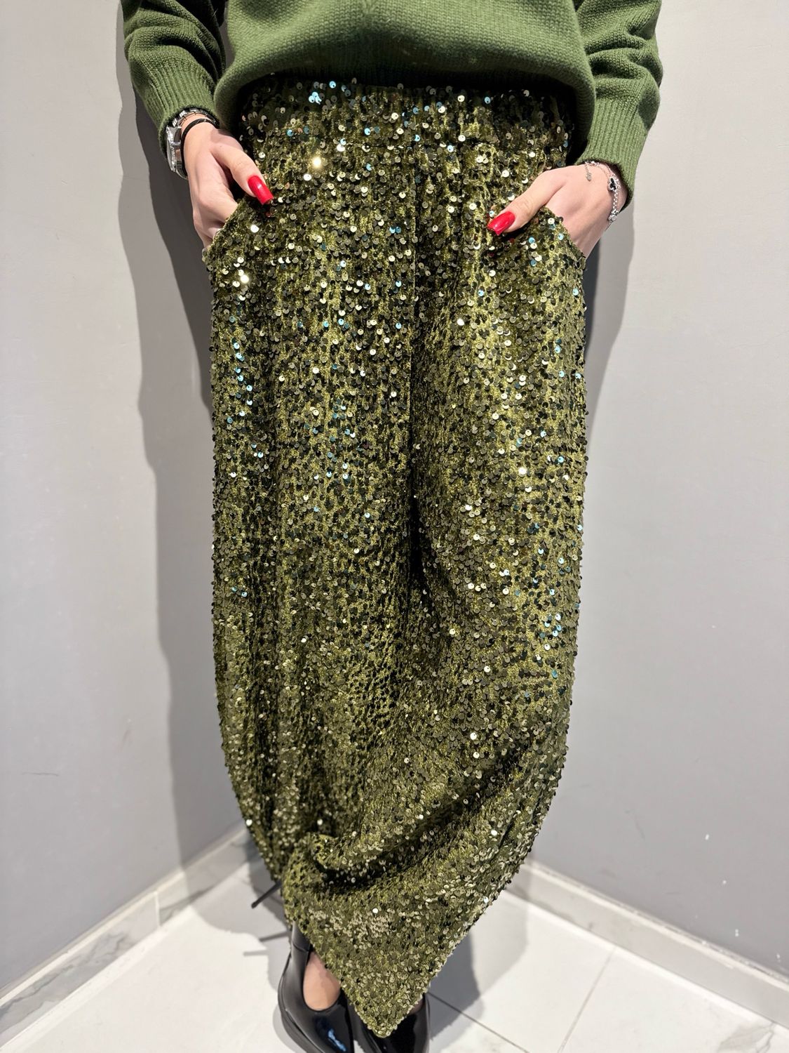 MOTEL - pantalone modello ballon in paillettes verde W25CP53 verde