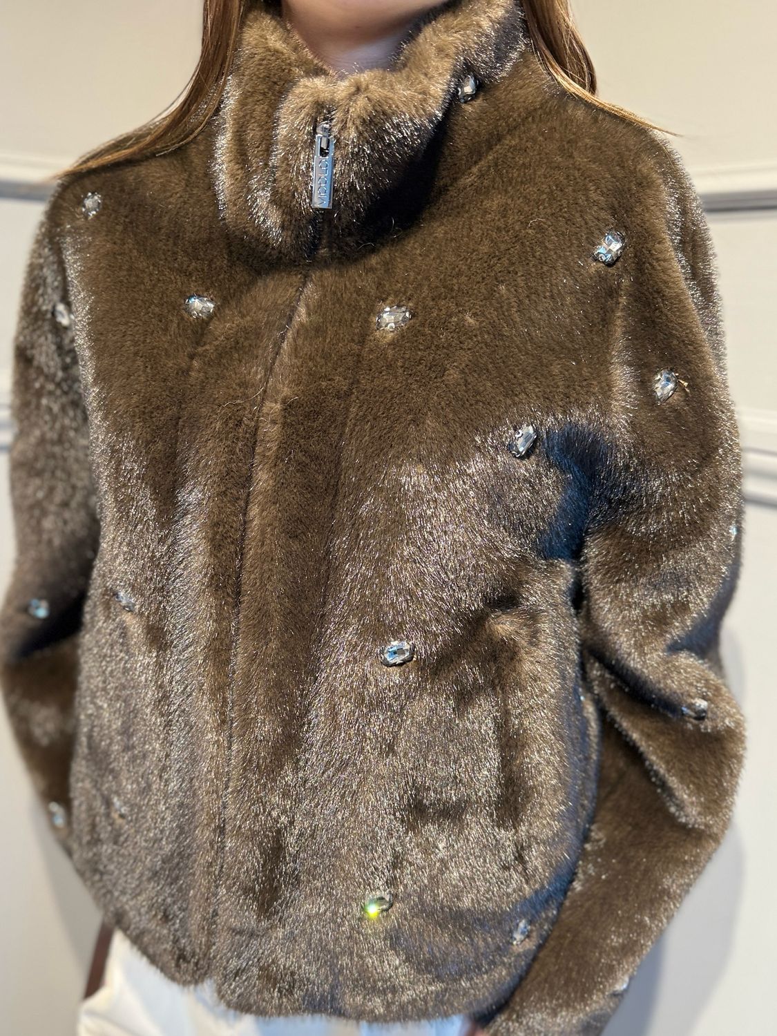 VICOLO - giacca in eco pelliccia con pietre e  TF0047 - moro