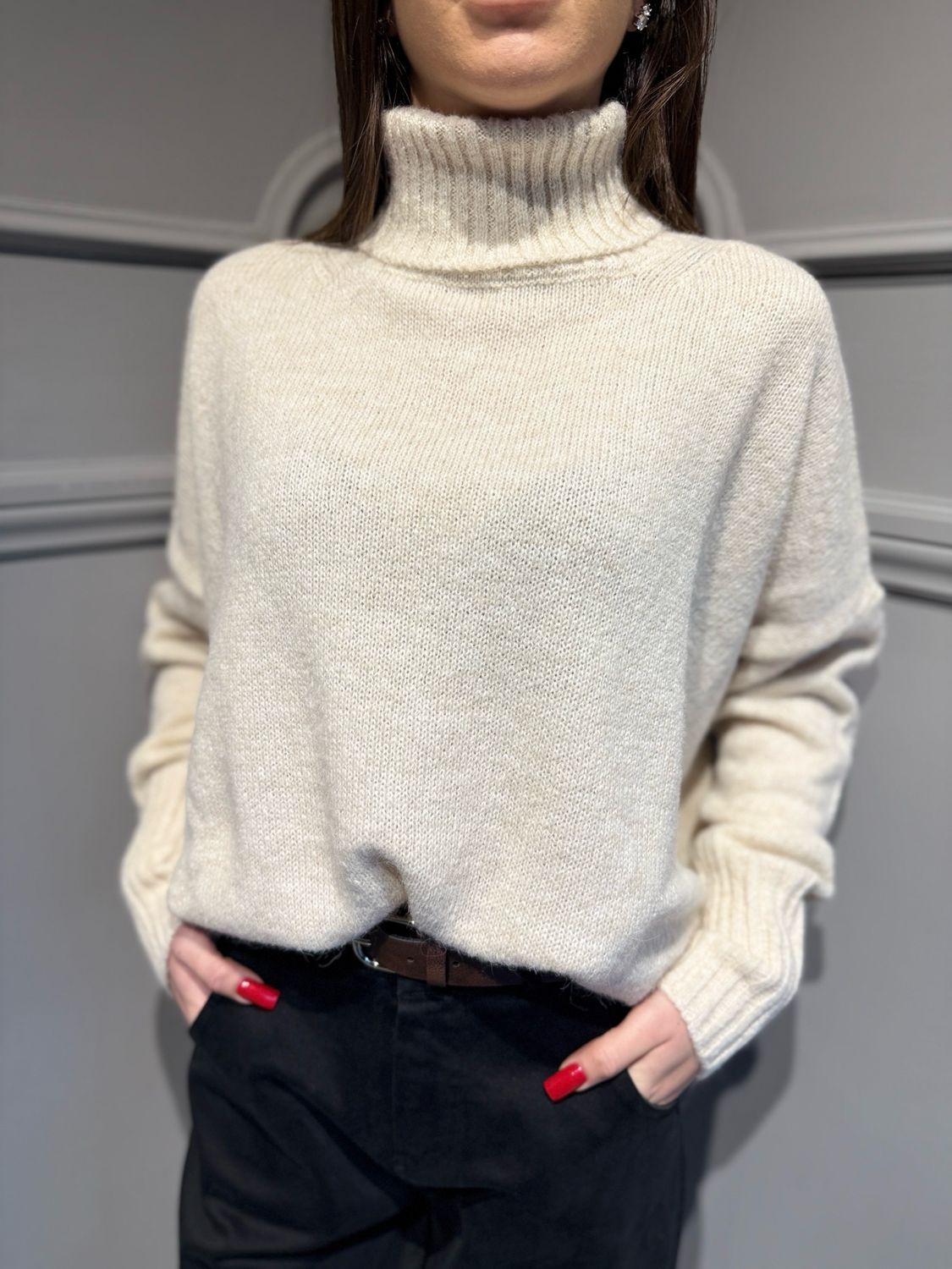 TENSIONE IN - maglia a scatoletta dolcevita W5HMJ30A461 panna