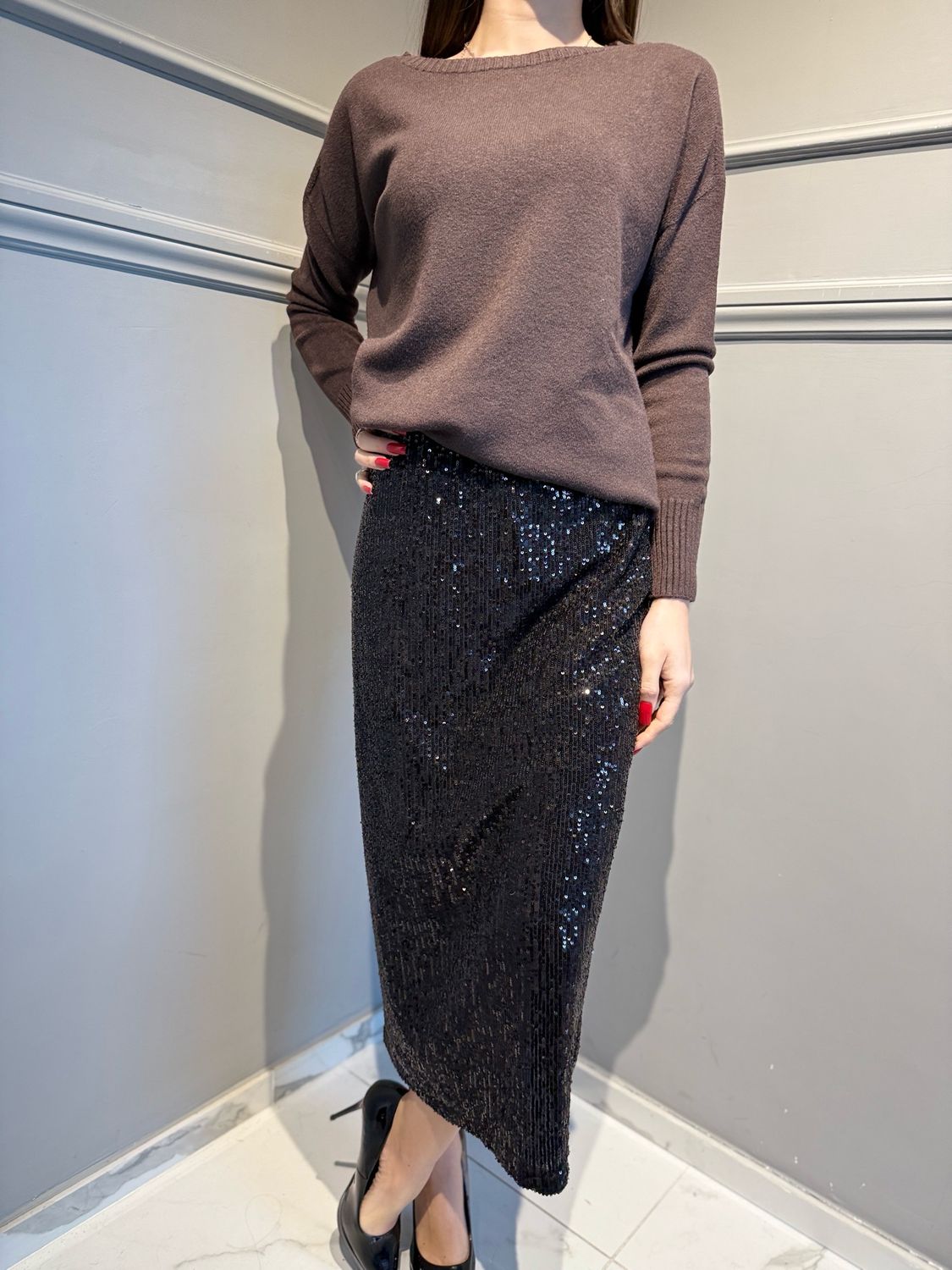 TENSIONE IN - gonna longuette a tubino elasticizzata in paillettes nero