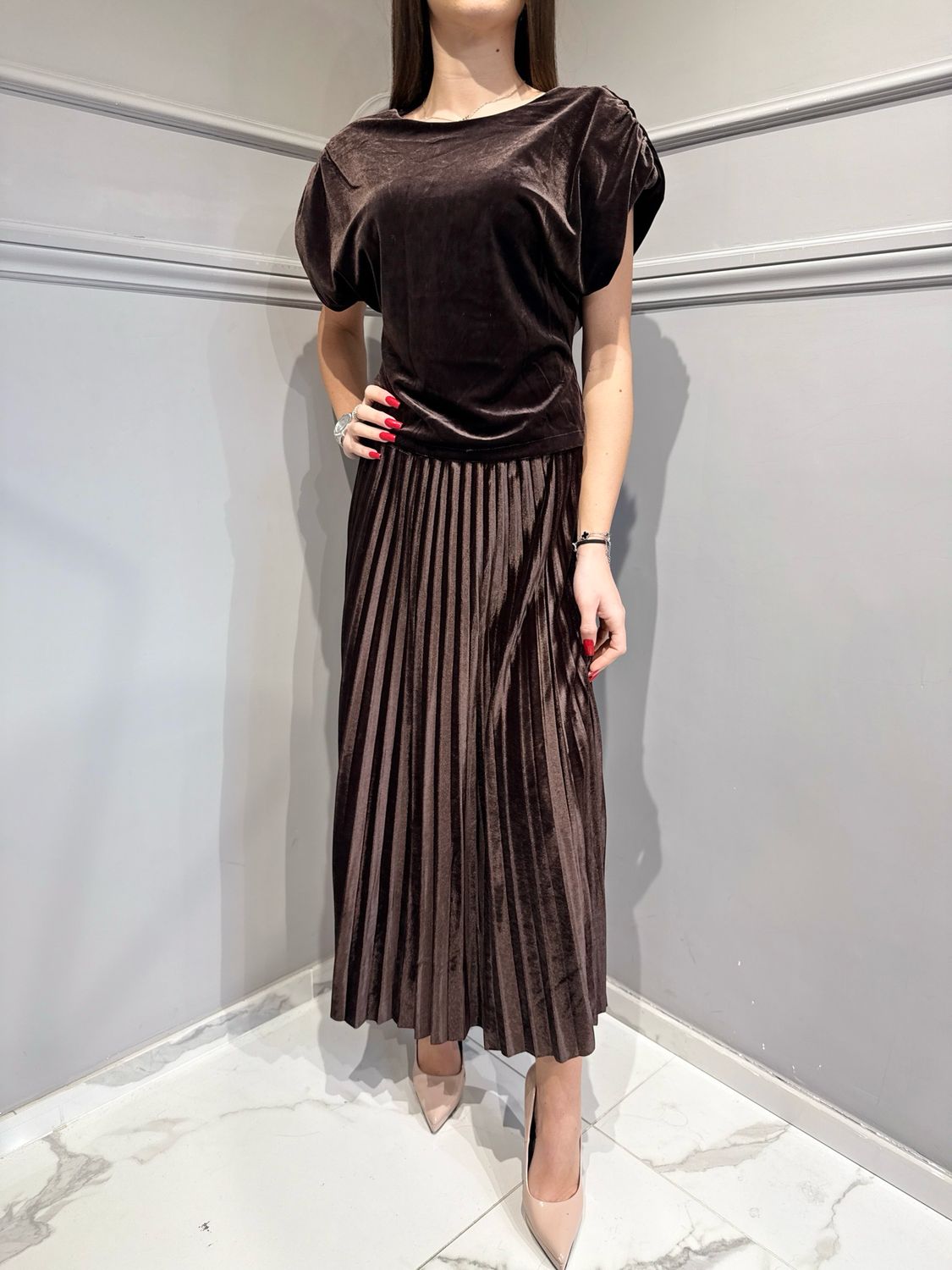 MOTEL - gonna lunga in velluto elasticizzato con elastico in vita plisse’ moro