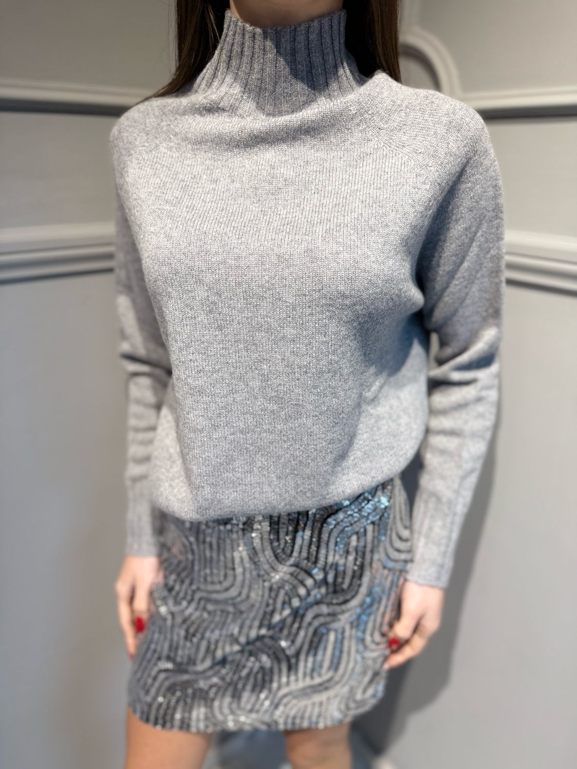 TENSIONE IN - maglia dolcevita a scatoletta over grigio