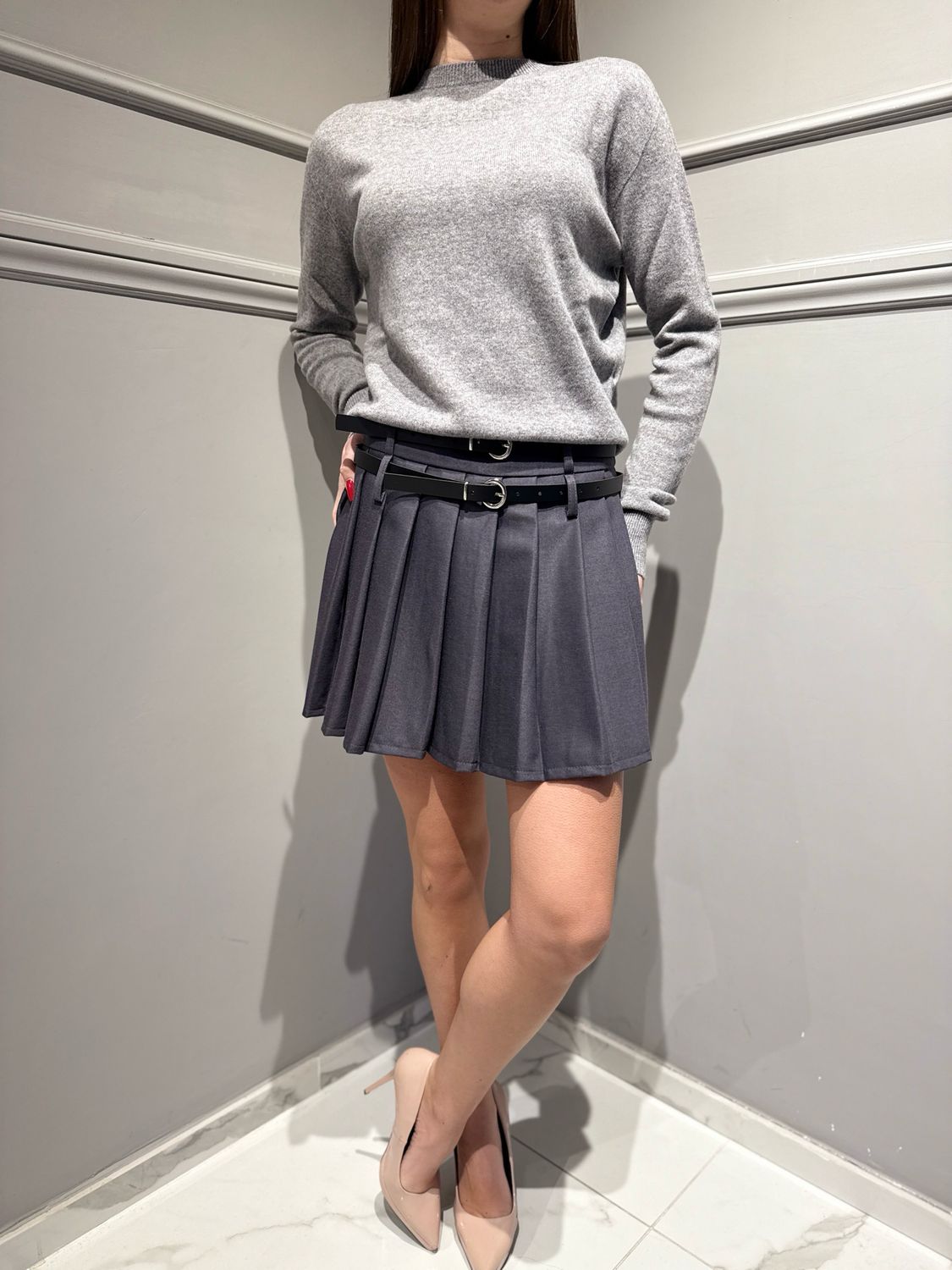 MOTEL - gonna corta a pieghe con cinture 26g3933 grigio scuro