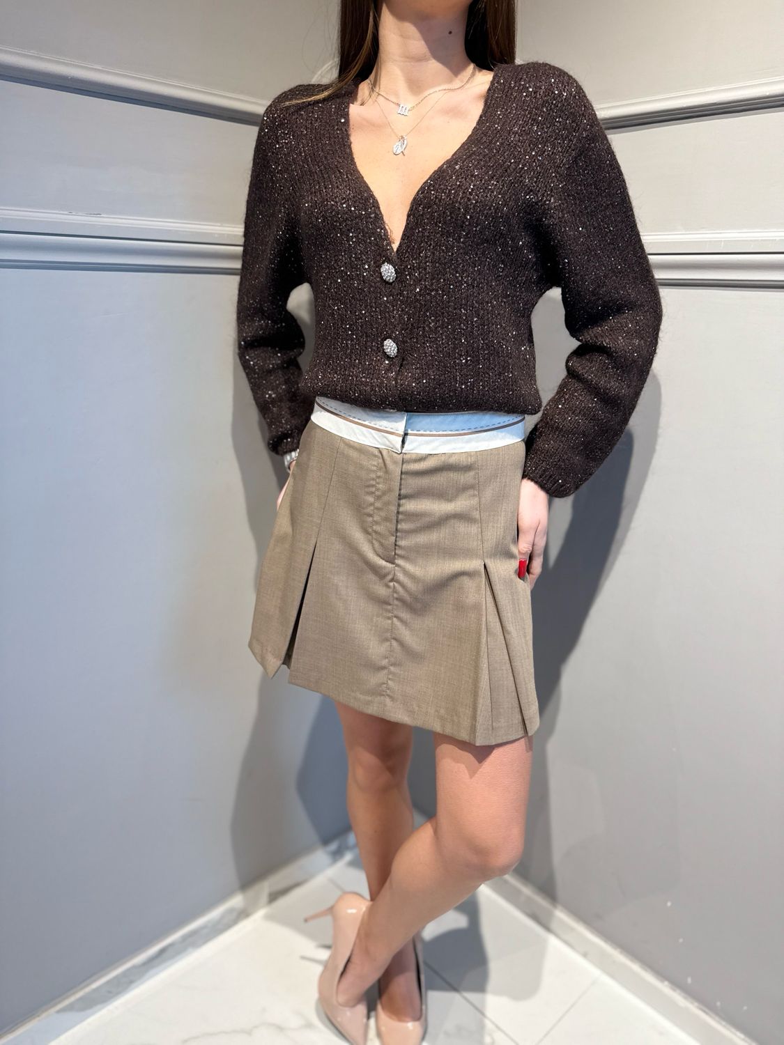 VICOLO - gonna corta con pieghe ferme 55073Z BEIGE/panna