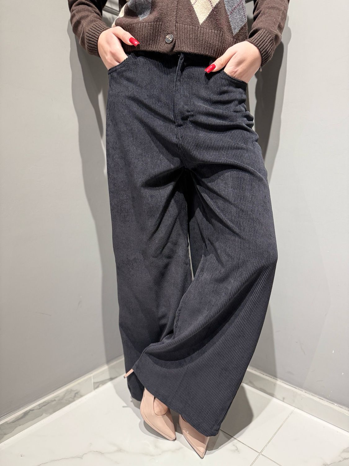 TENSIONE IN - pantalone in velluto a coste a palazzo W24P894 nero