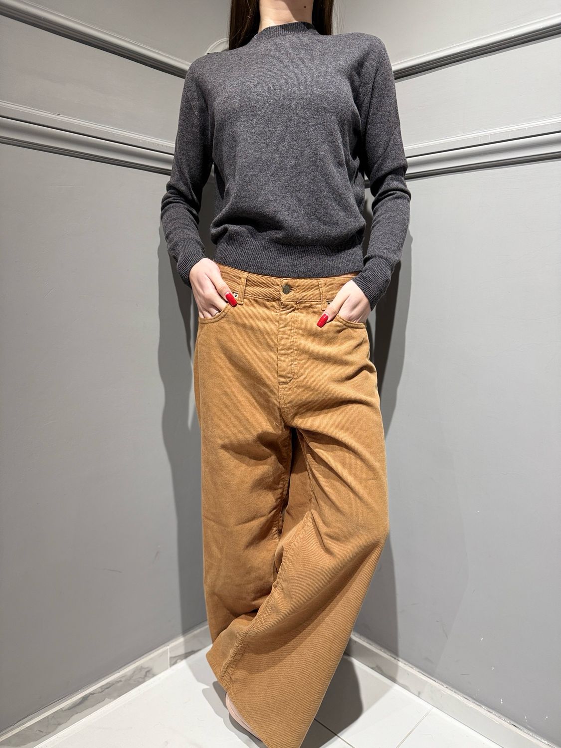 TENSIONE IN - pantalone in velluto superpocket Giusi velvet camel TENSIONE IN - pantalone in velluto superpocket Giusi velvet camel