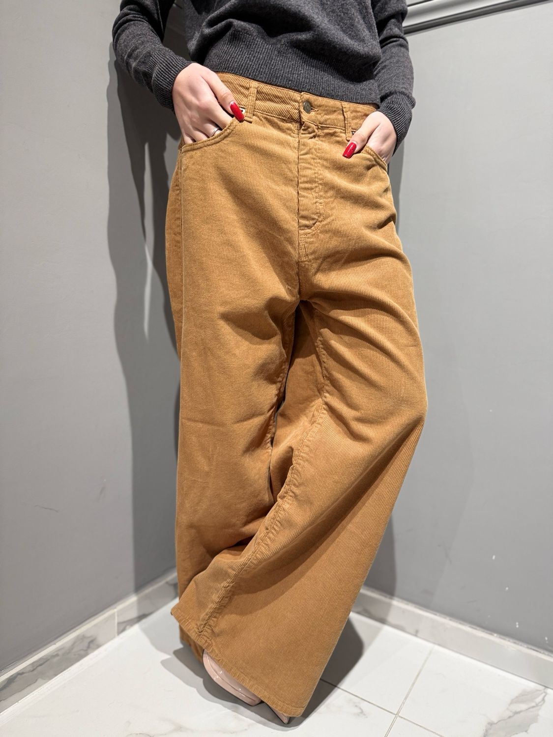 TENSIONE IN - pantalone in velluto superpocket Giusi velvet camel