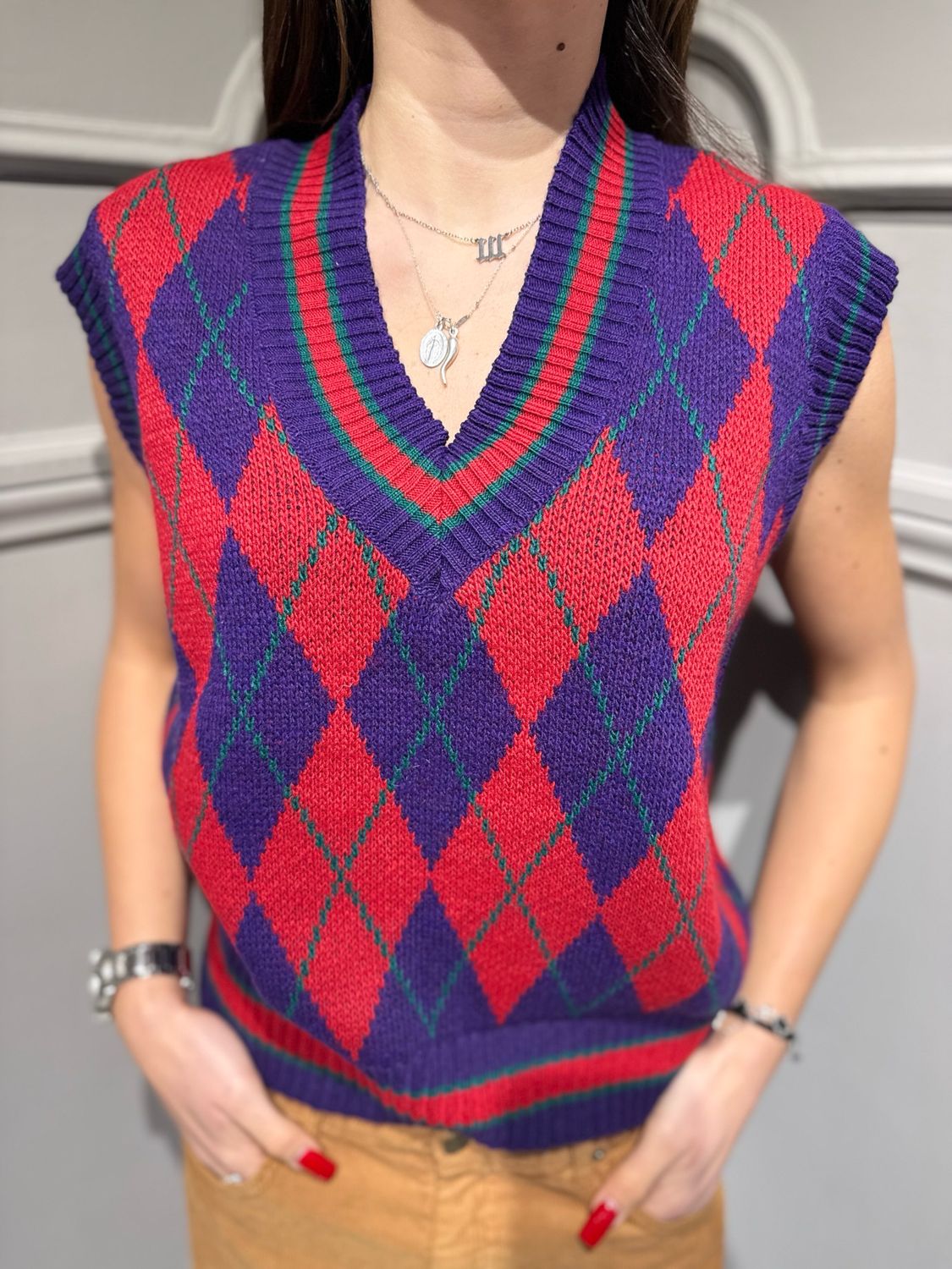 HAVE ONE - gilet in maglia a V a rombi LNC-H016 rosso/viola