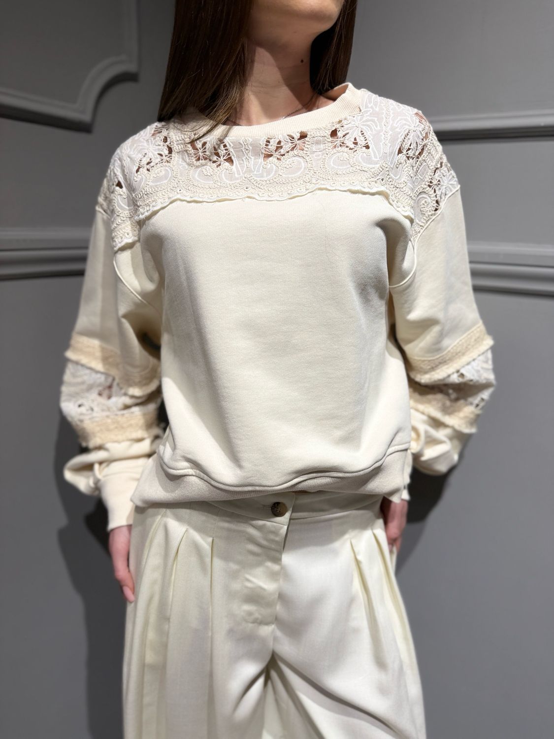 TENSIONE IN - felpa garzata con ricamo 38497 crema