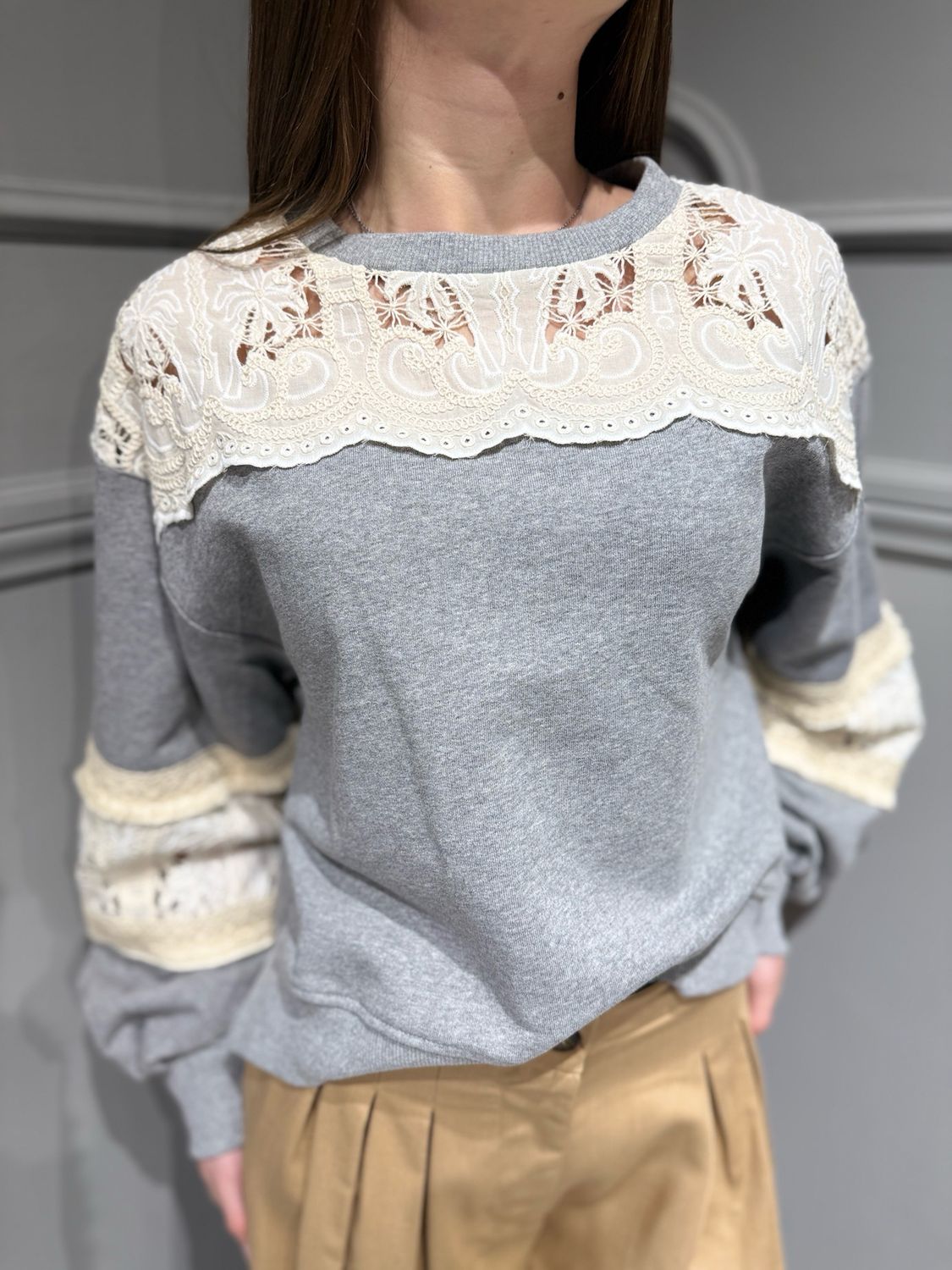 TENSIONE IN - felpa garzata con ricami 38497 grigio