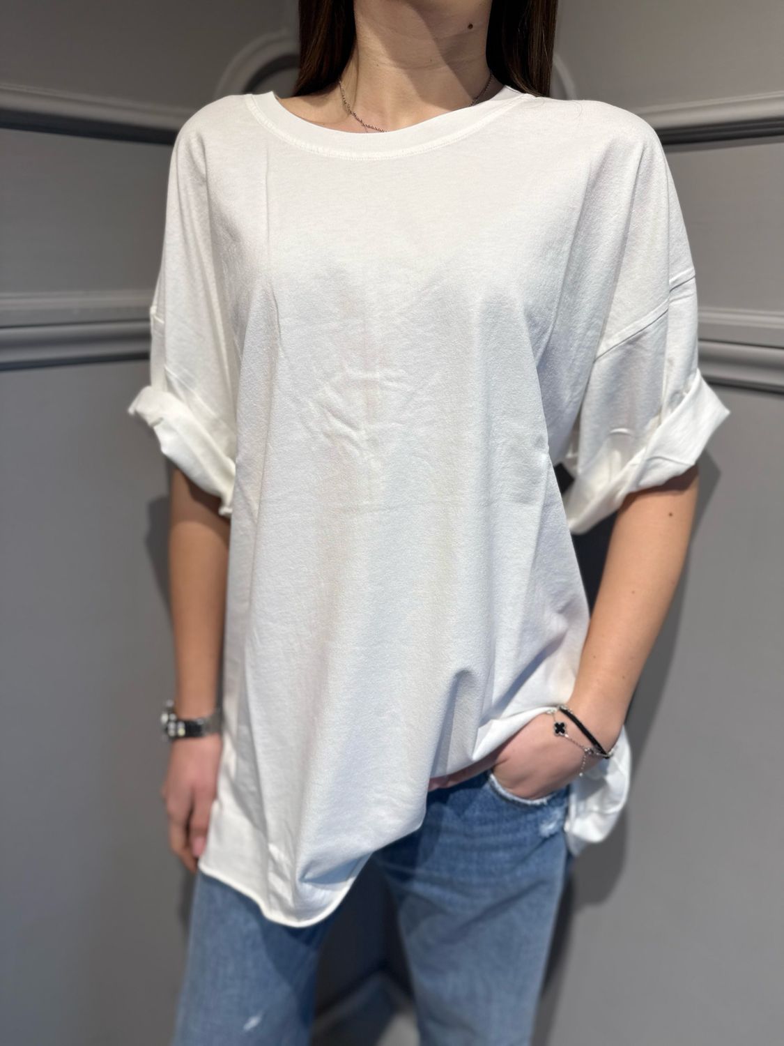 VICOLO - T-shirt girocollo over lunga UB0023 bianco