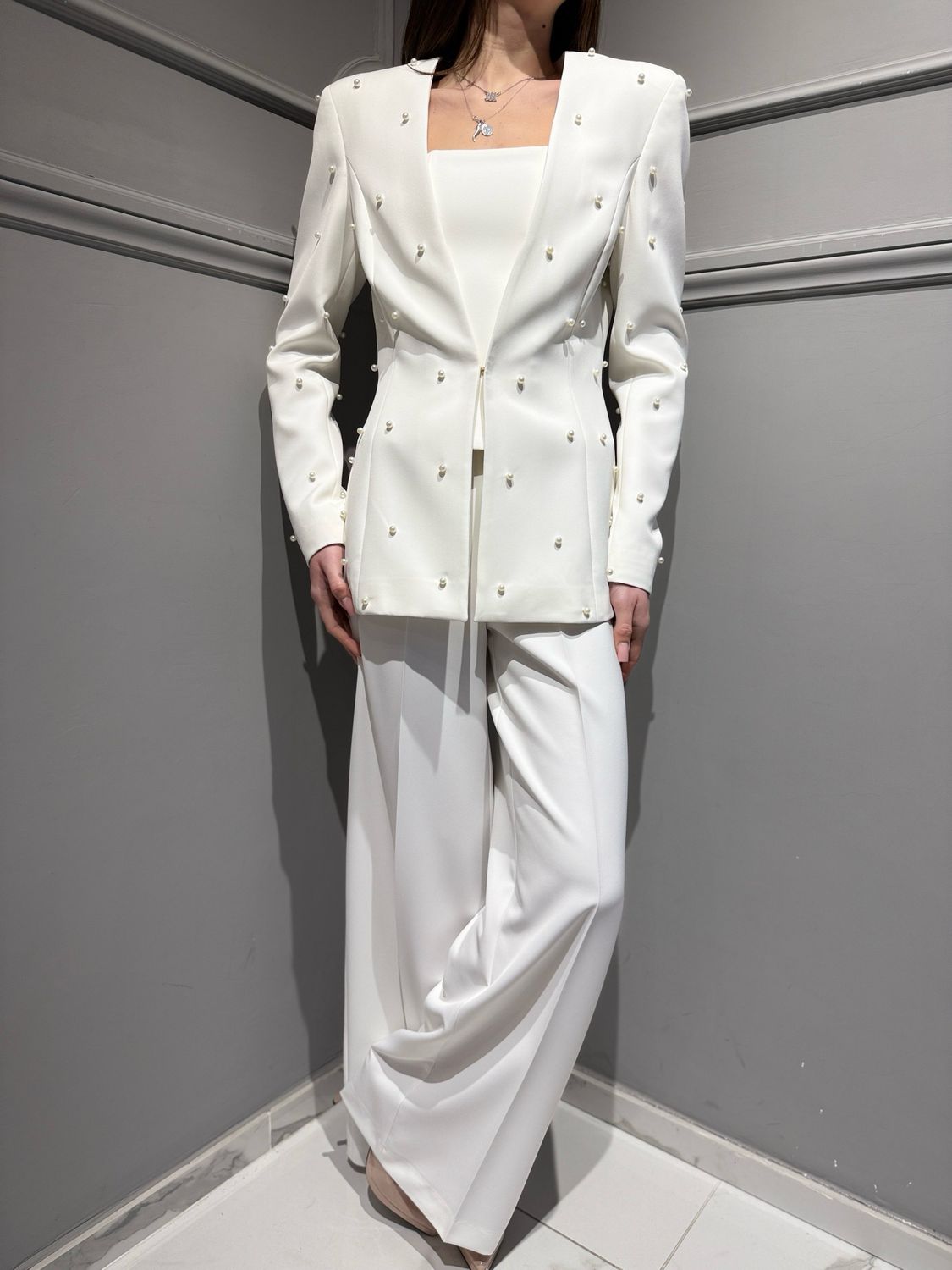 SILENCE LIMITED - tailleur giacca avvitata con perle GI5354APP + pantalone a palazzo SLPA019 off white