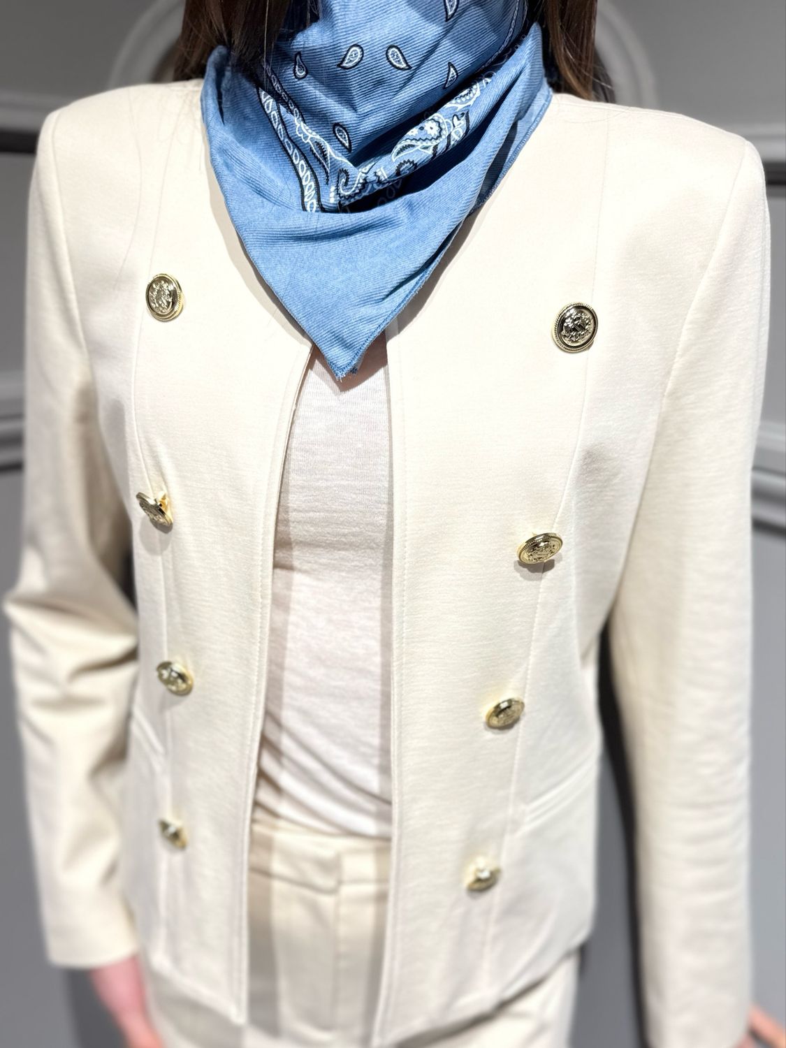 TENSIONE IN - giacca chanel in punto Milano 26B3689 panna