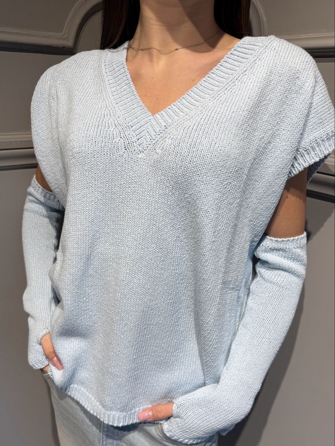 MOTEL - maglia a V in filo con manicotti S26244MO celeste