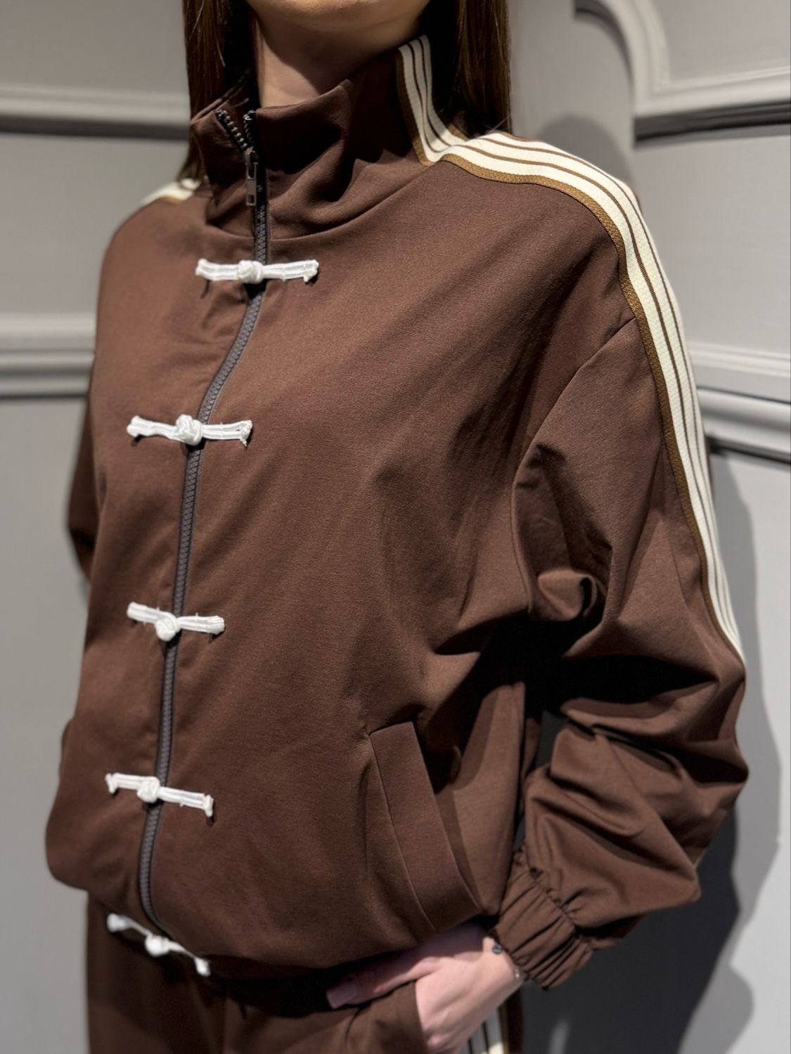 MOTEL - giacca in felpa con alamari 38612G moro/panna