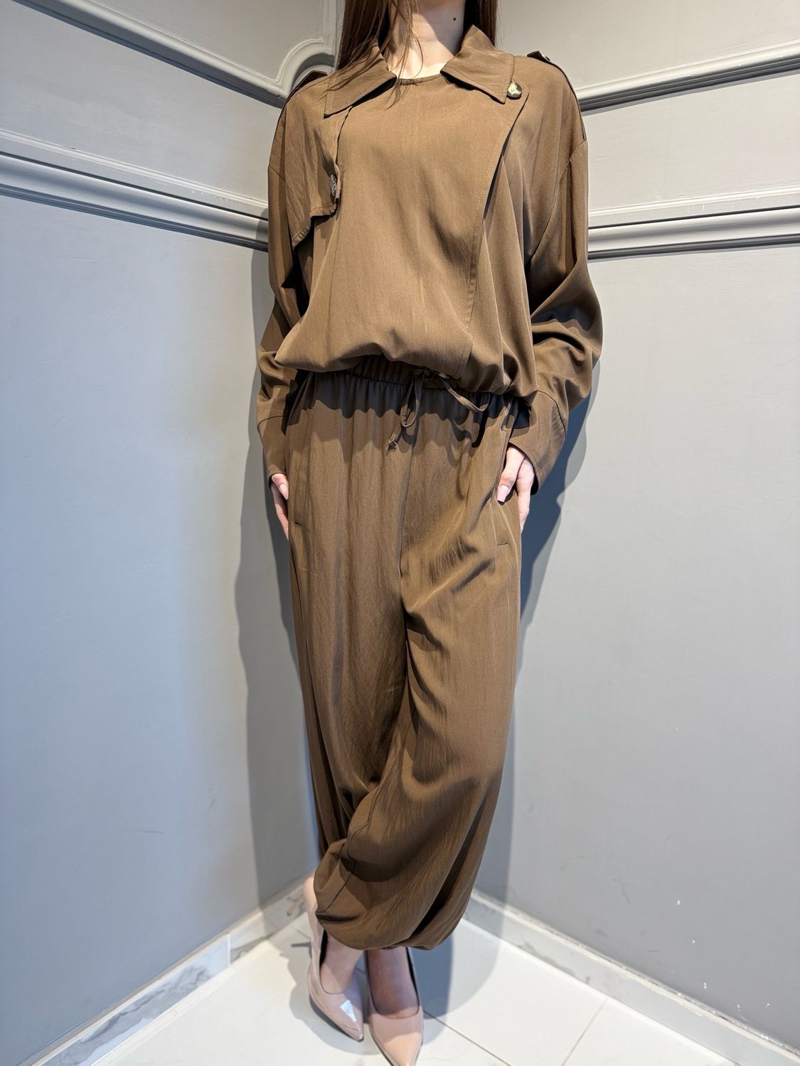 VICOLO - pantalone in tessuto fluido con elastico in vita e alla caviglia TAB0754 tabacco