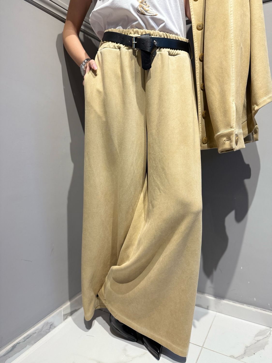 HAVE ONE - pantalone con elastico in vita a palazzo in renna ecologica elasticizzata PMA-Q071 cammello