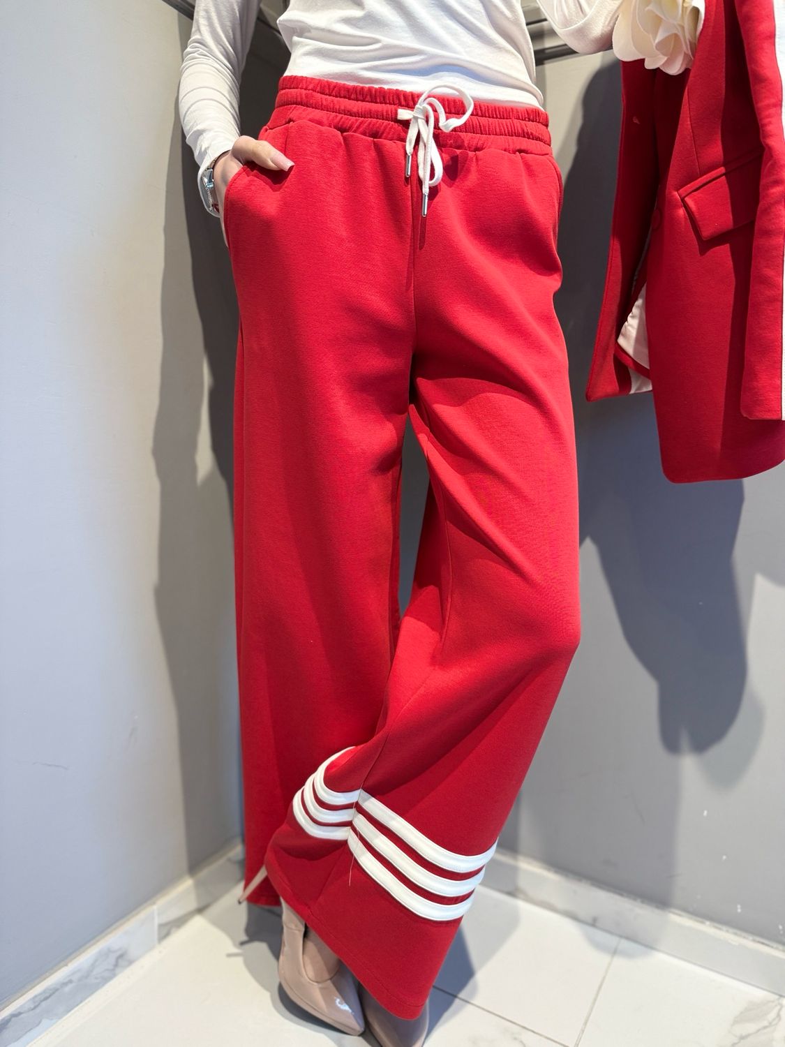 MOTEL - pantalone in scuba elasticizzato con profili e elastico in vita IZ818 rosso/bianco