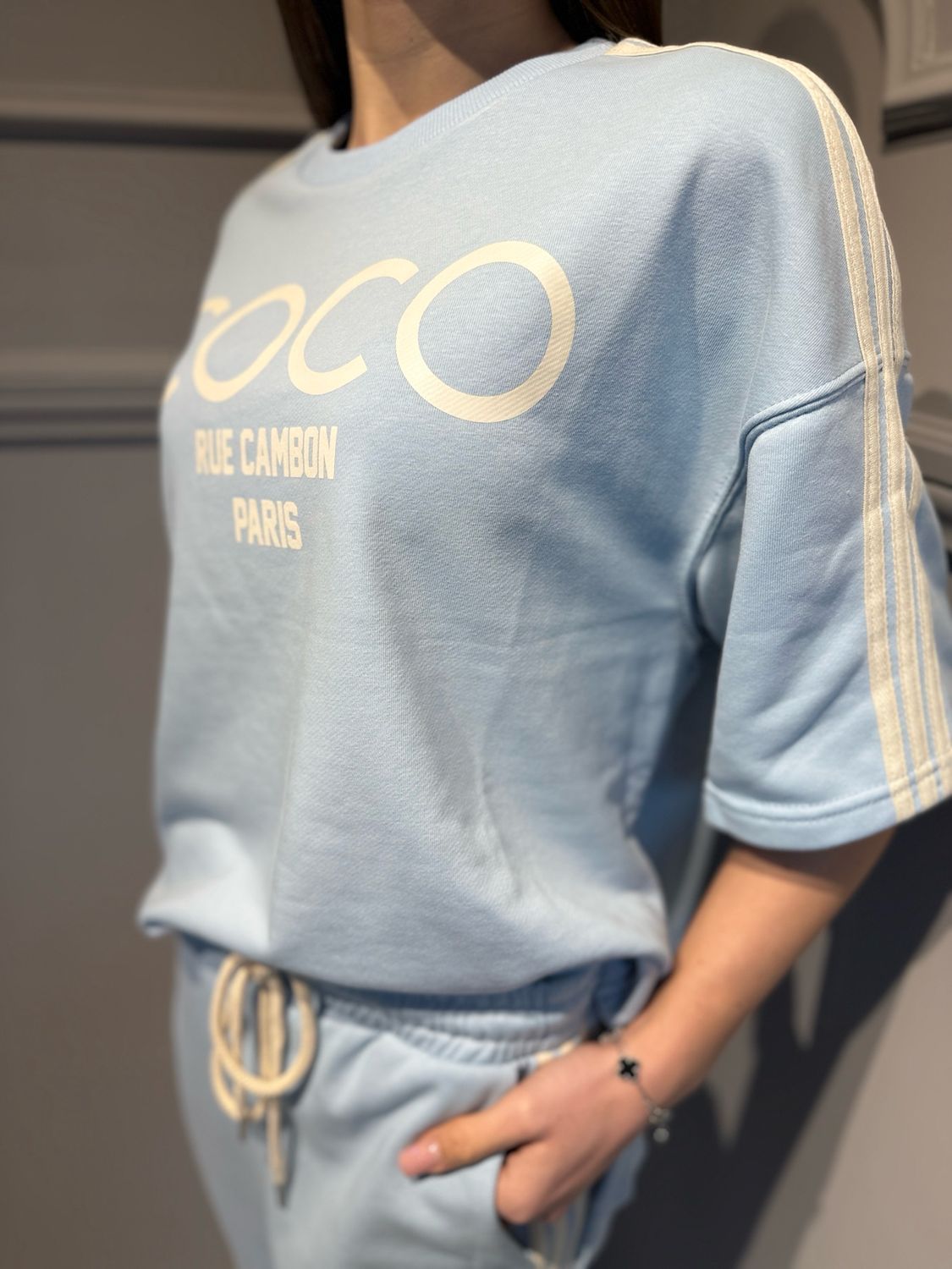 MOTEL - maglia in felpa con bande laterali celeste 26M4054