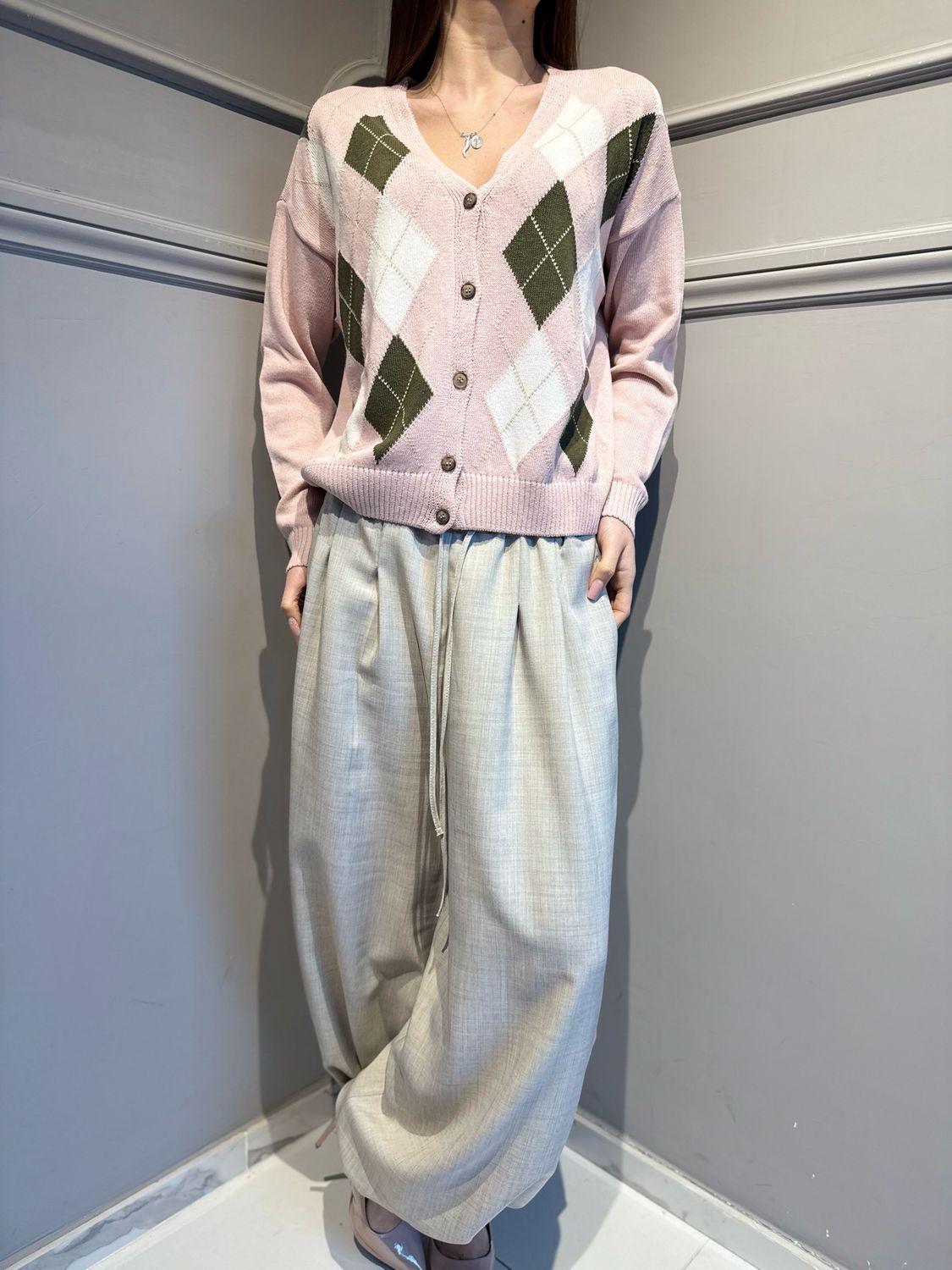 TENSIONE IN - cardigan a rombi in filo D90106 verde/rosa