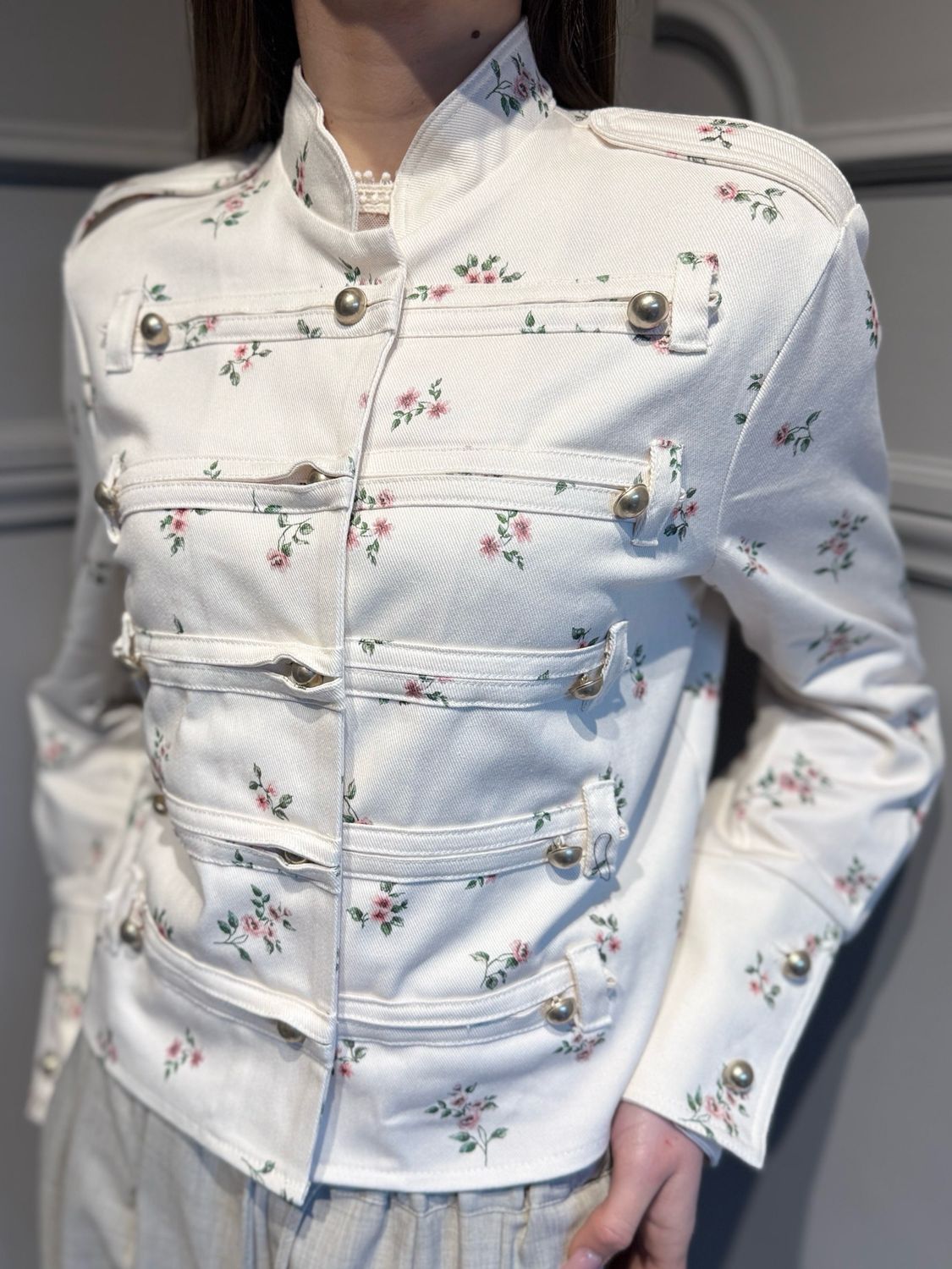 TENSIONE IN - giubbino modello Napoleone a fiori elasticizzato PQ911 burro