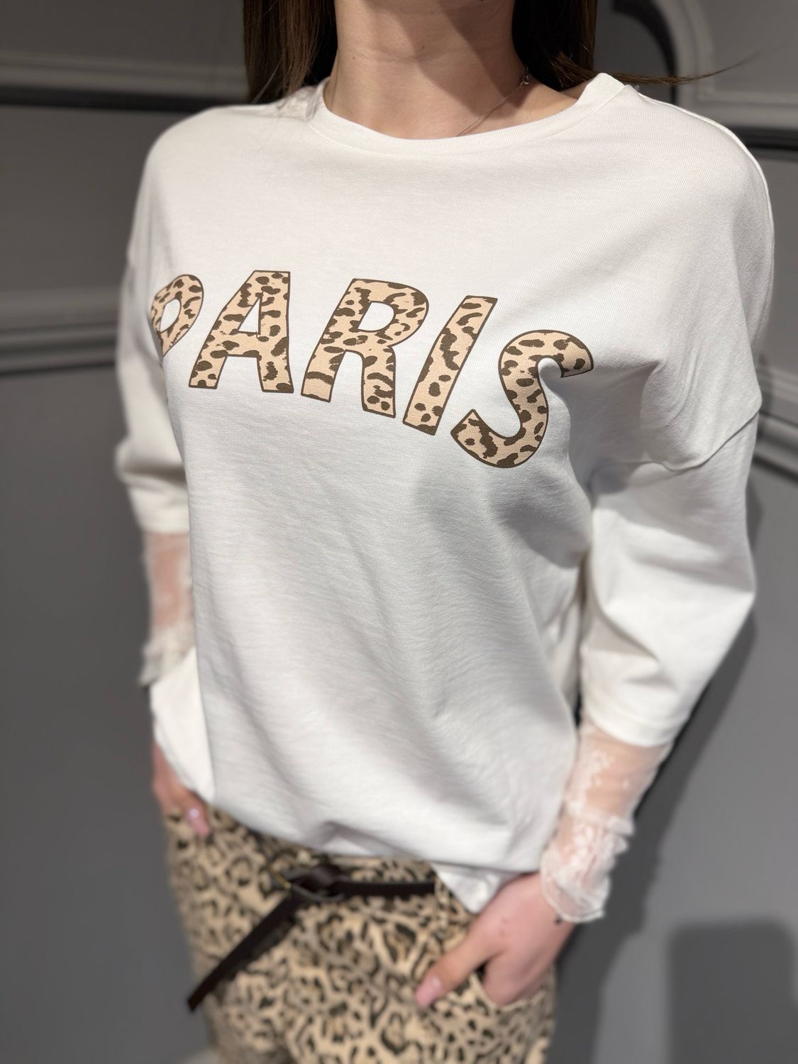 MOTEL - t-shirt con maniche in pizzo e scritta Animalier NE1047 panna