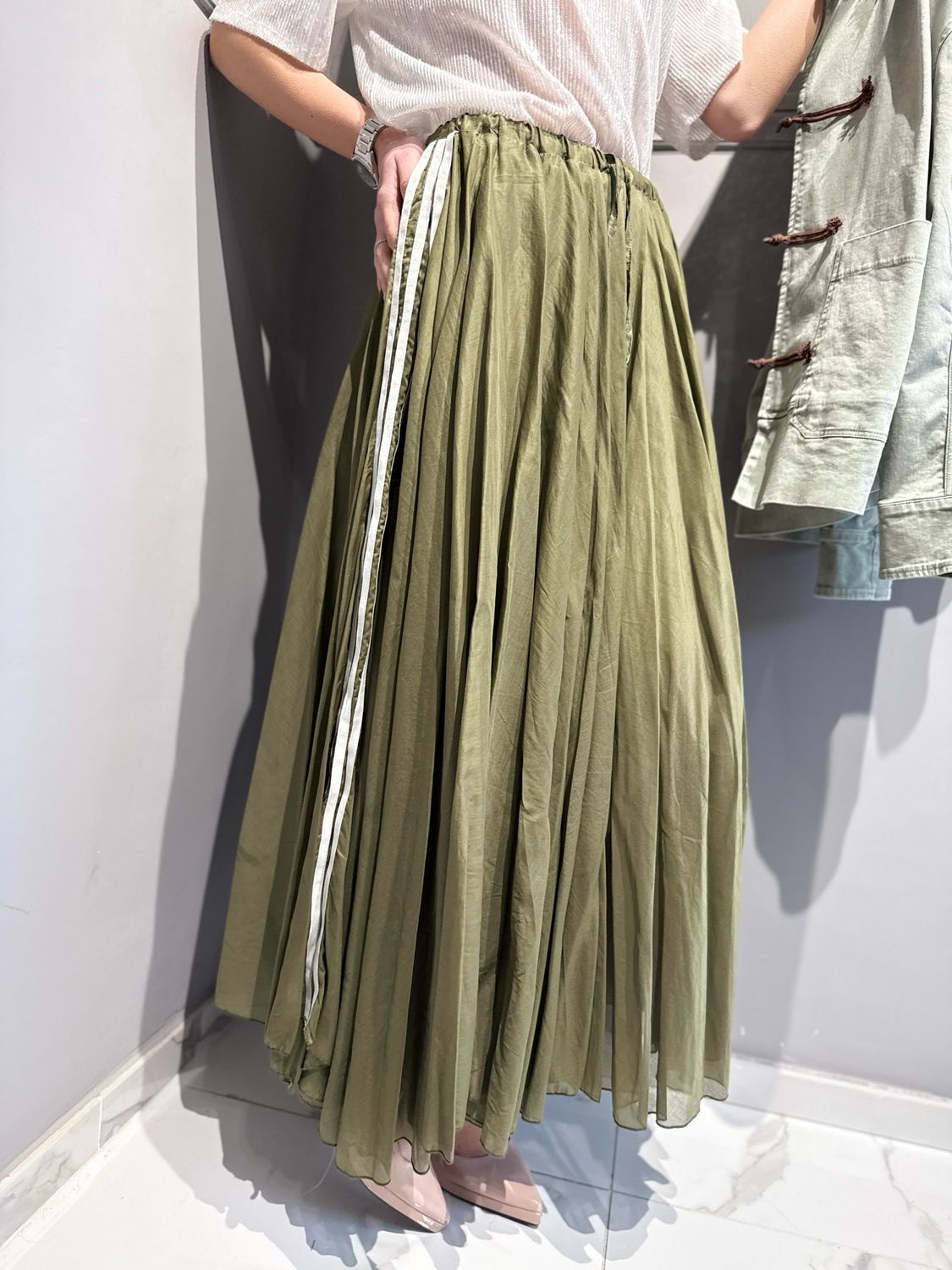 TENSIONE IN - gonna con bande laterali 38616 verde militare