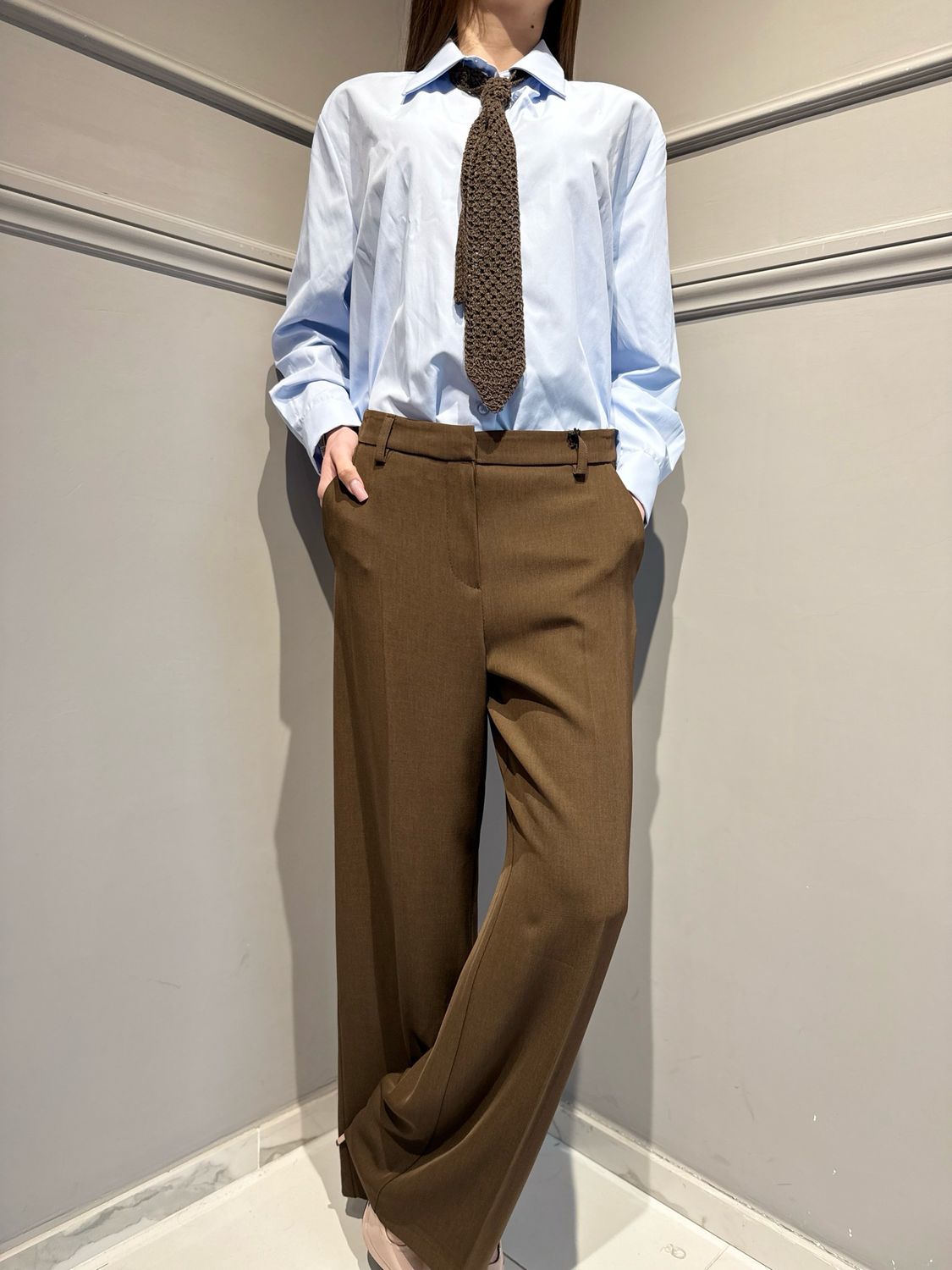 TENSIONE IN - pantalone a palazzo in tessuto fluido PE26089 moro