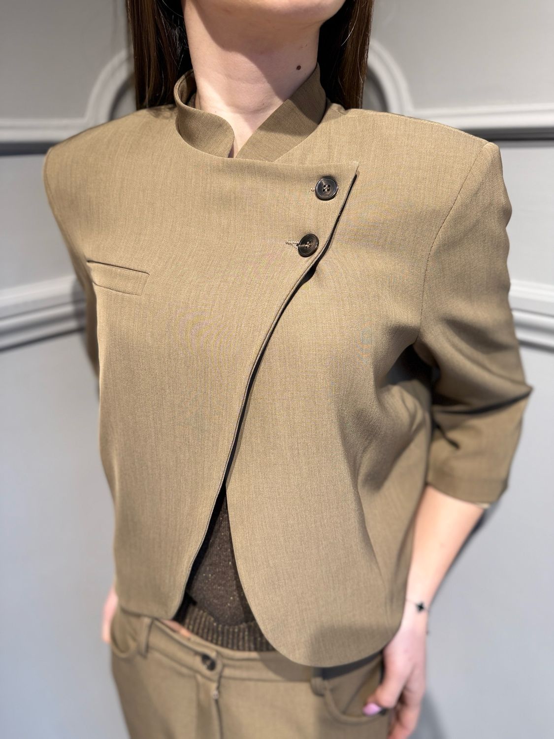 TENSIONE IN - giacca collo coreana maniche 3/4 26B4185 tabacco