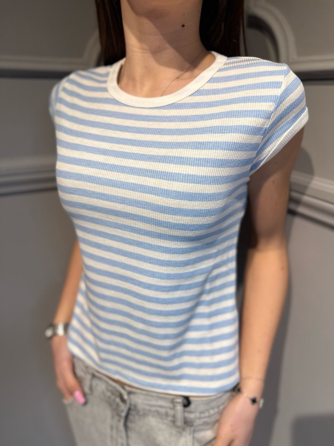 TENSIONE IN - t-shirt a costine elasticizzata 21011 celeste/bianco