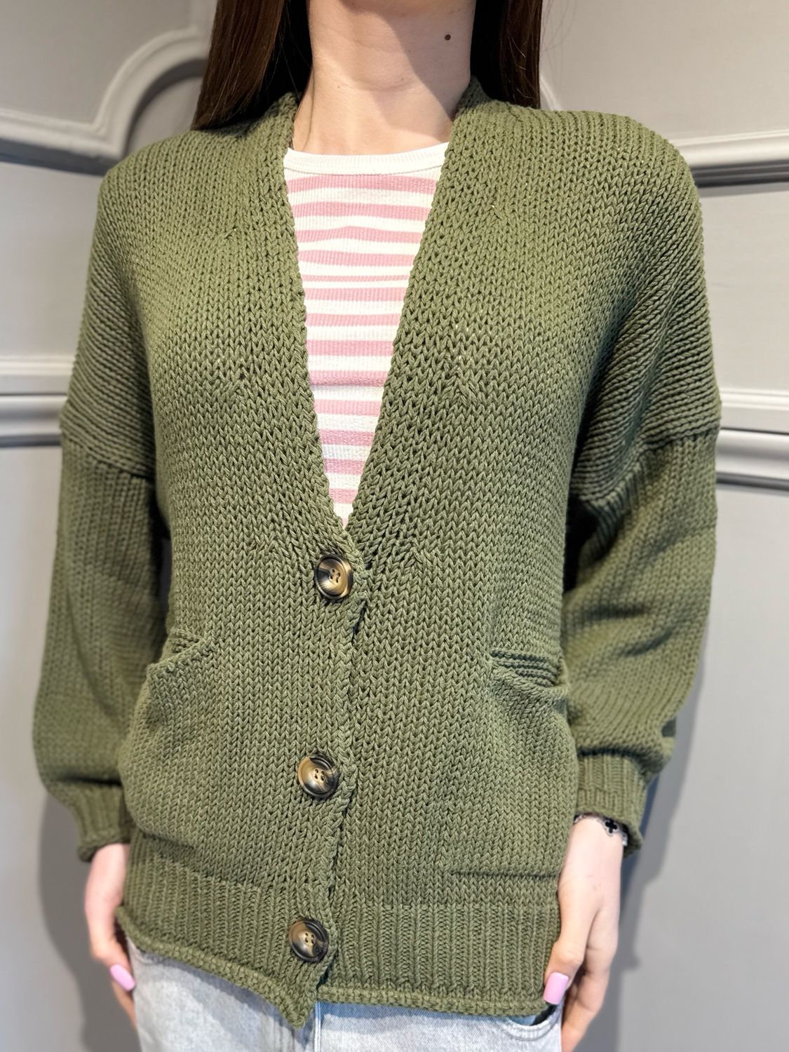 VICOLO - cardigan in filo con tasche 3AB3015 verde militare