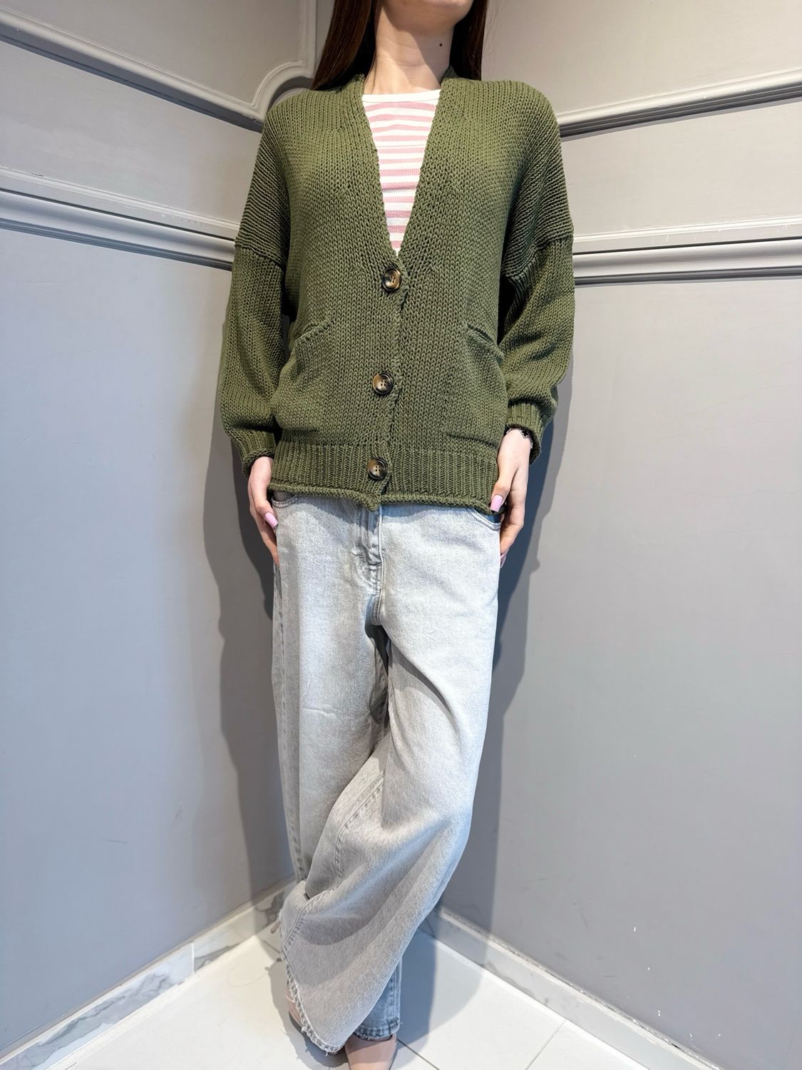 VICOLO - cardigan in filo con tasche 3AB3015 verde militare