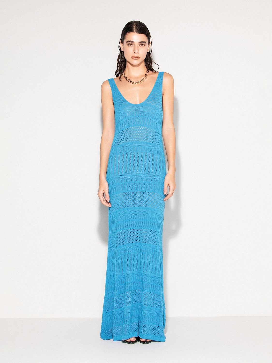 AKEP - ABITO LUNGO AKEP CON SCOLLO A V SKU: VSKD13262