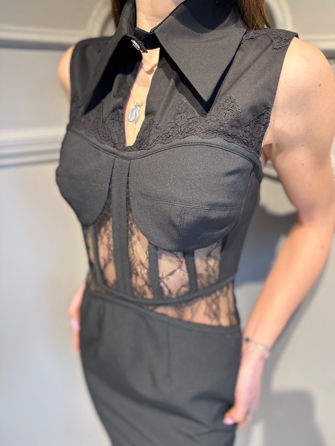 BABYLON - abito a tubino con stecche e inserti in pizzo nero W EL0700