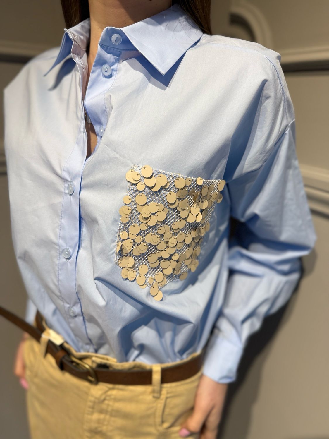 TENSIONE IN - camicia con tasca in paillettes S26C809 cielo