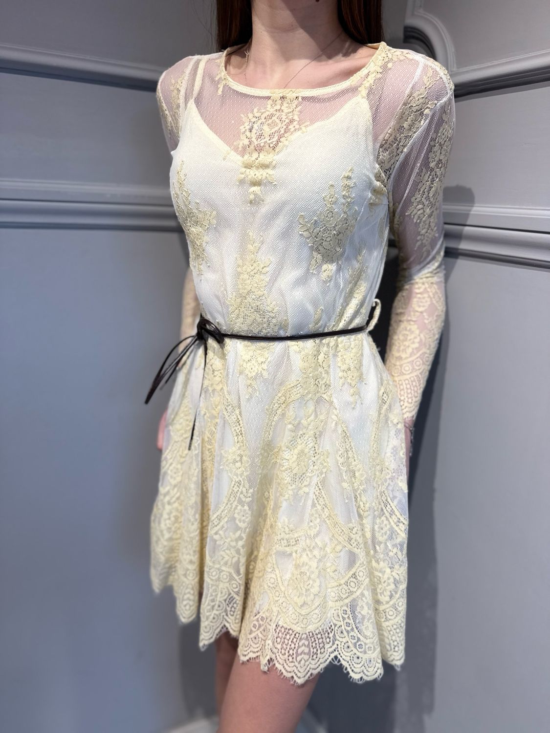 MOTEL - abito girocollo in pizzo S26X135 giallino