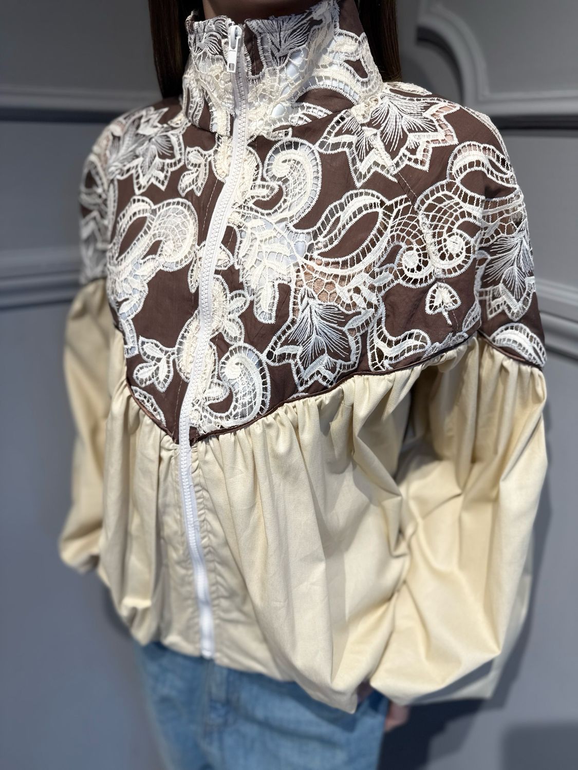 TENSIONE IN - bomber in cotone e pizzo 38955 moro/burro