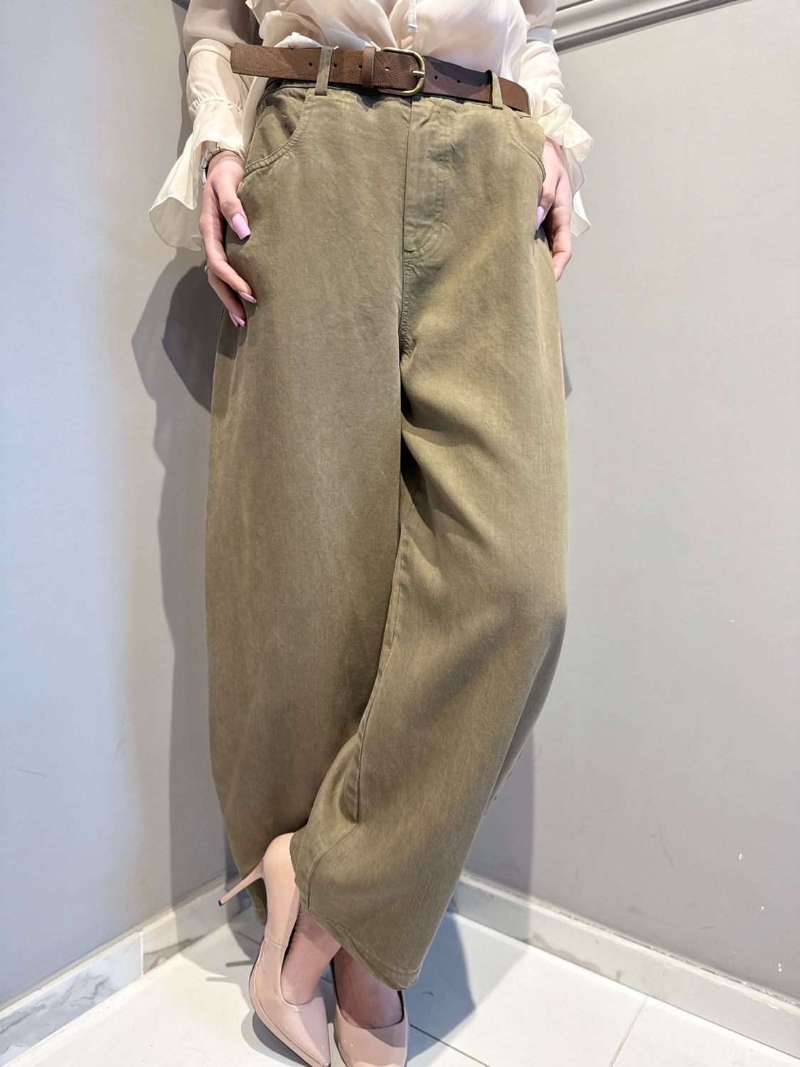 MOTEL - pantalone barrell in tessuto fluido PE264202 abete