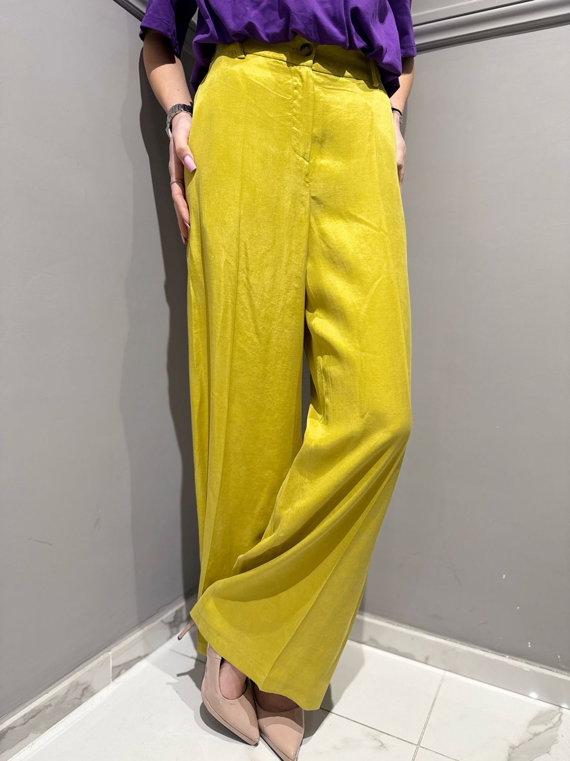 MOTEL - pantalone in seta lavata a palazzo con elastico dietro 26P4521 sole