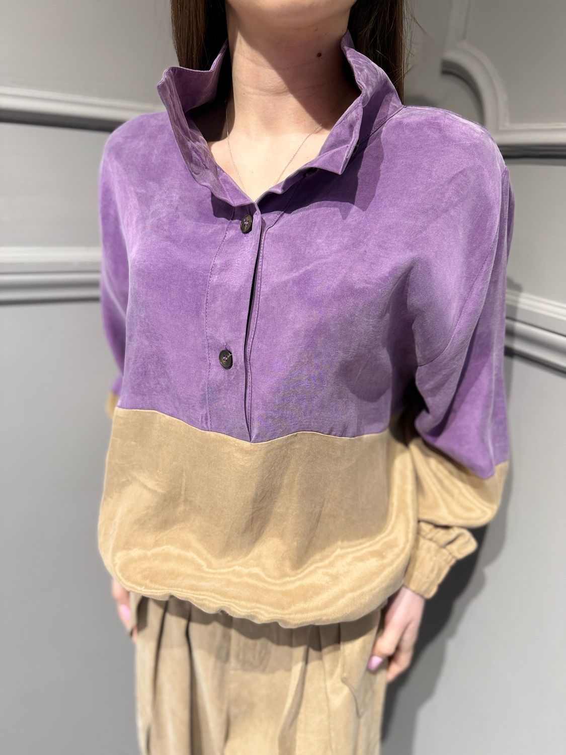 TENSIONE IN - camicia  bicolore in seta lavata 26M4417 sabbia/lavanda