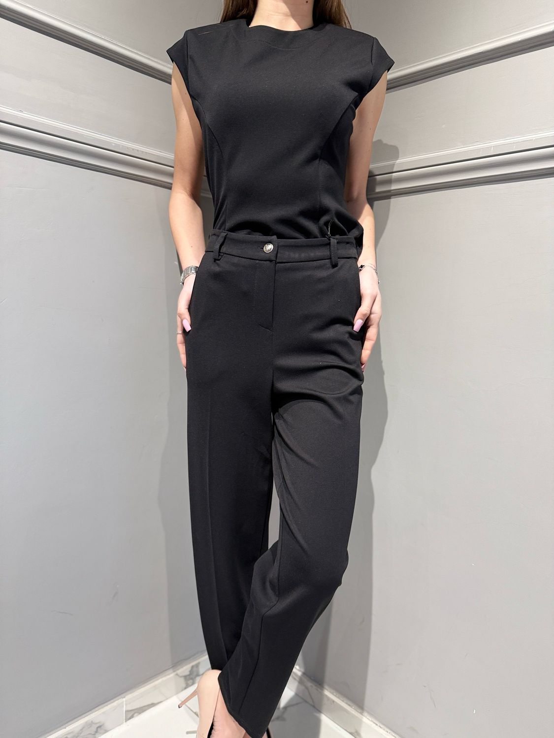 TENSIONE IN - pantalone in punto Milano con elastico in vita 26p4441 nero