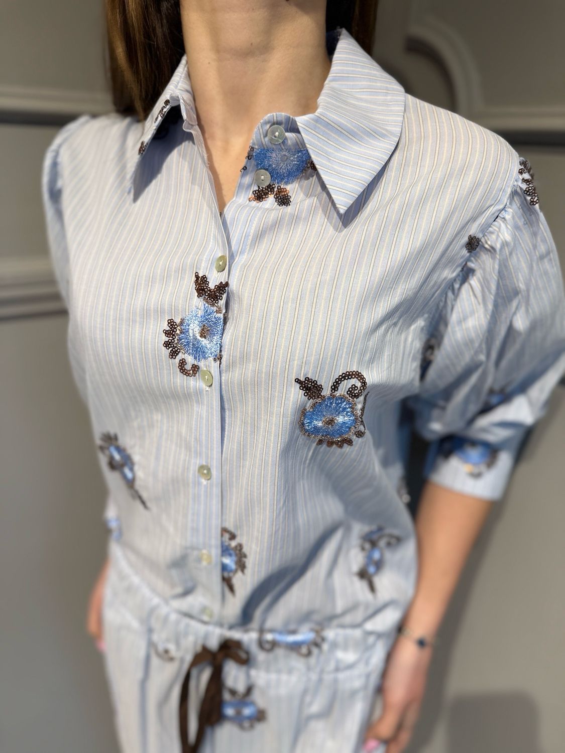 MOTEL - camicia con maniche abbombato e ricami e paillettes PE2662255 celeste