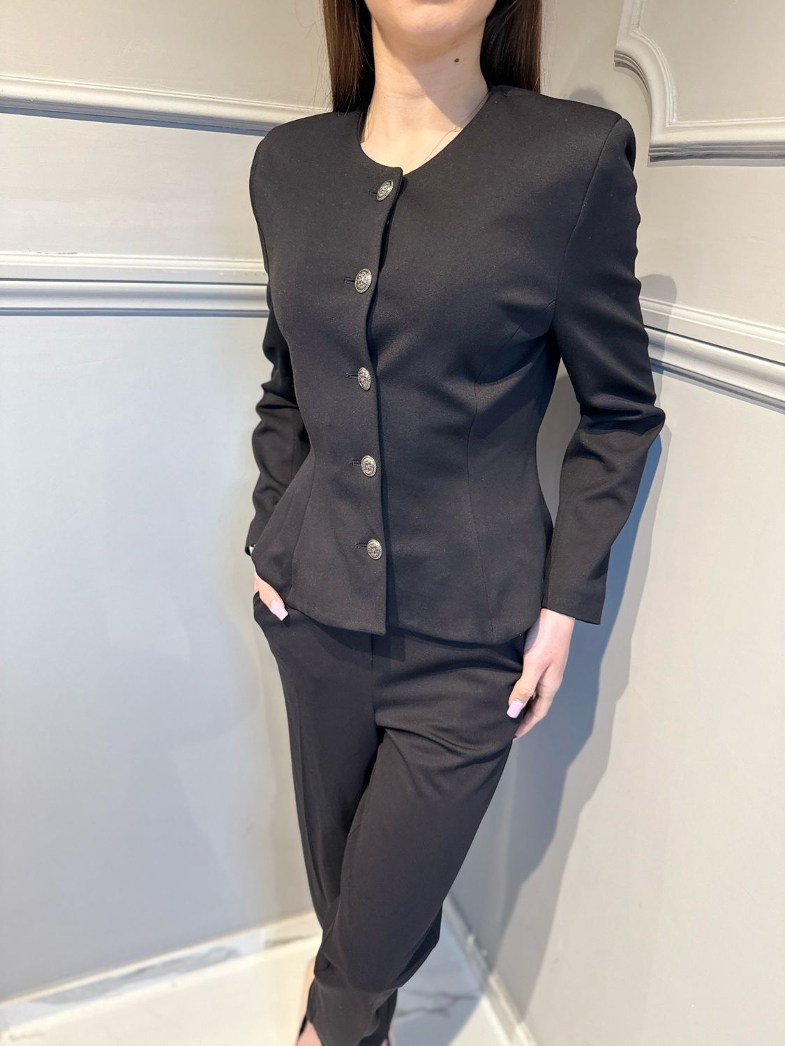 TENSIONE IN - giacca chanel svasata 26B4437 nero